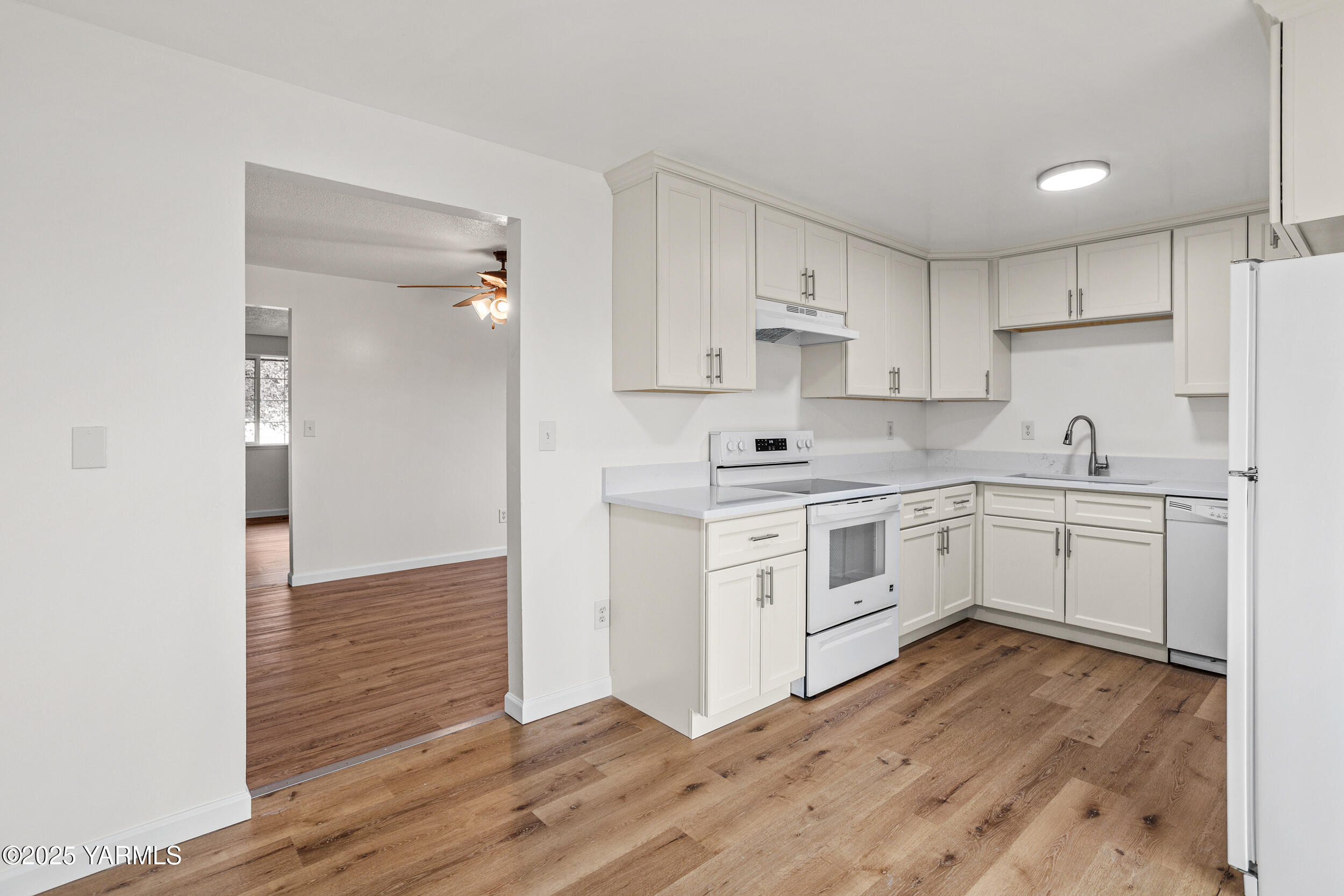 Yakima, Washington 98908, United States, ,Residential,Pending,235477