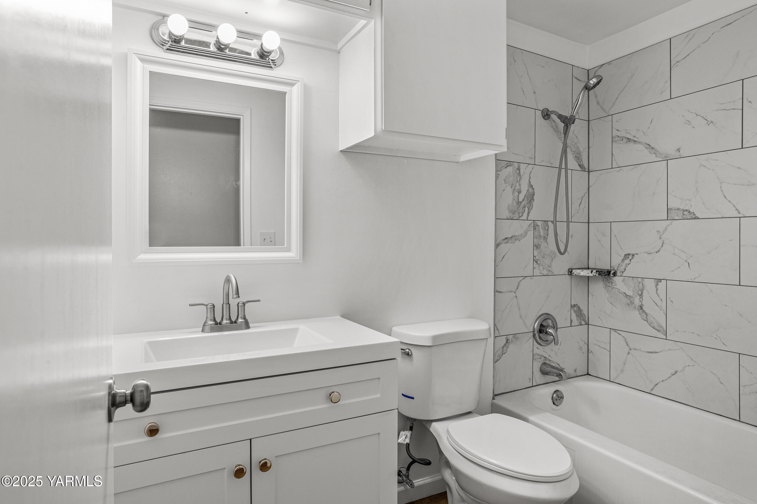 Yakima, Washington 98908, United States, ,Residential,Pending,235477