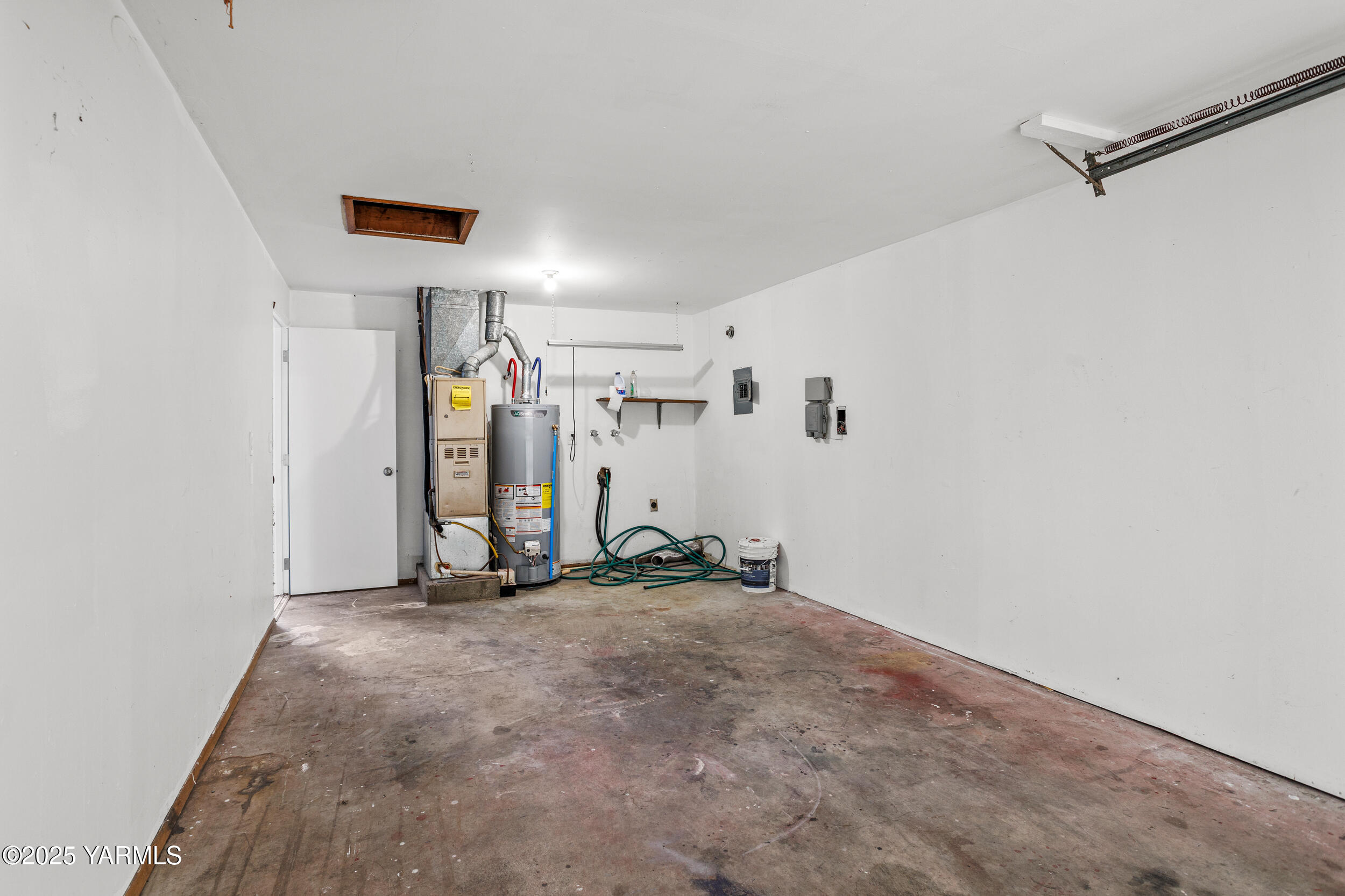 Yakima, Washington 98908, United States, ,Residential,Pending,235477