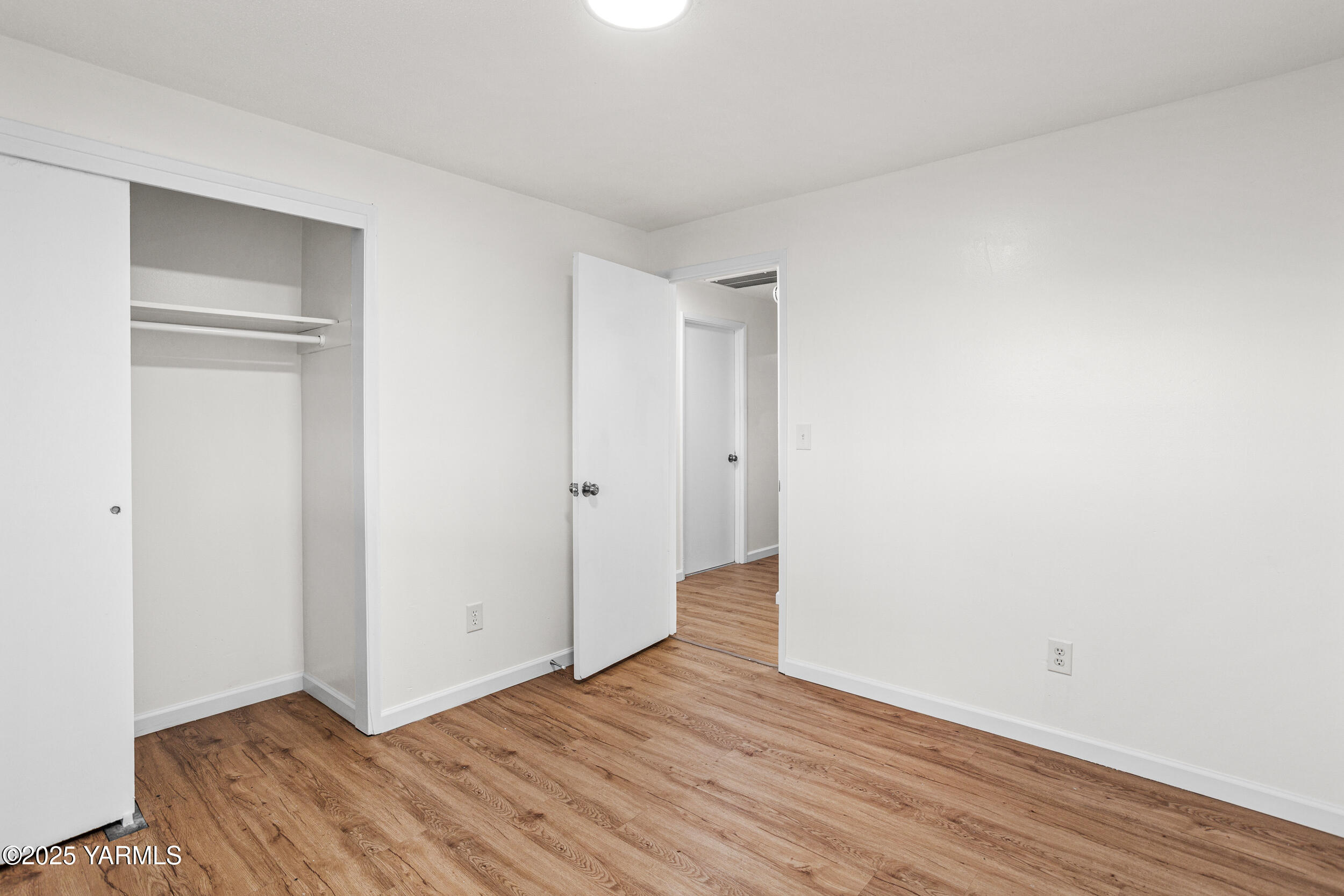 Yakima, Washington 98908, United States, ,Residential,Pending,235477