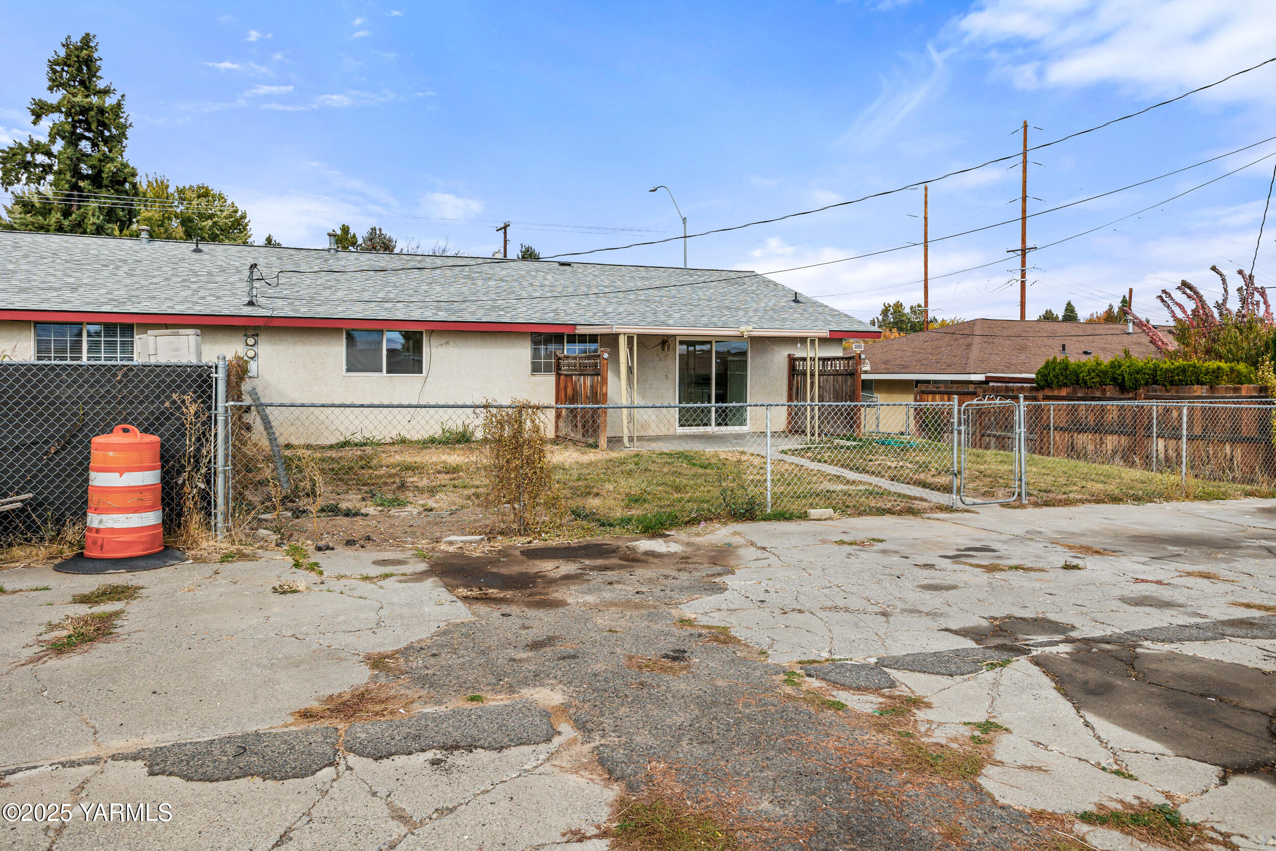 Yakima, Washington 98908, United States, ,Residential,Pending,235477