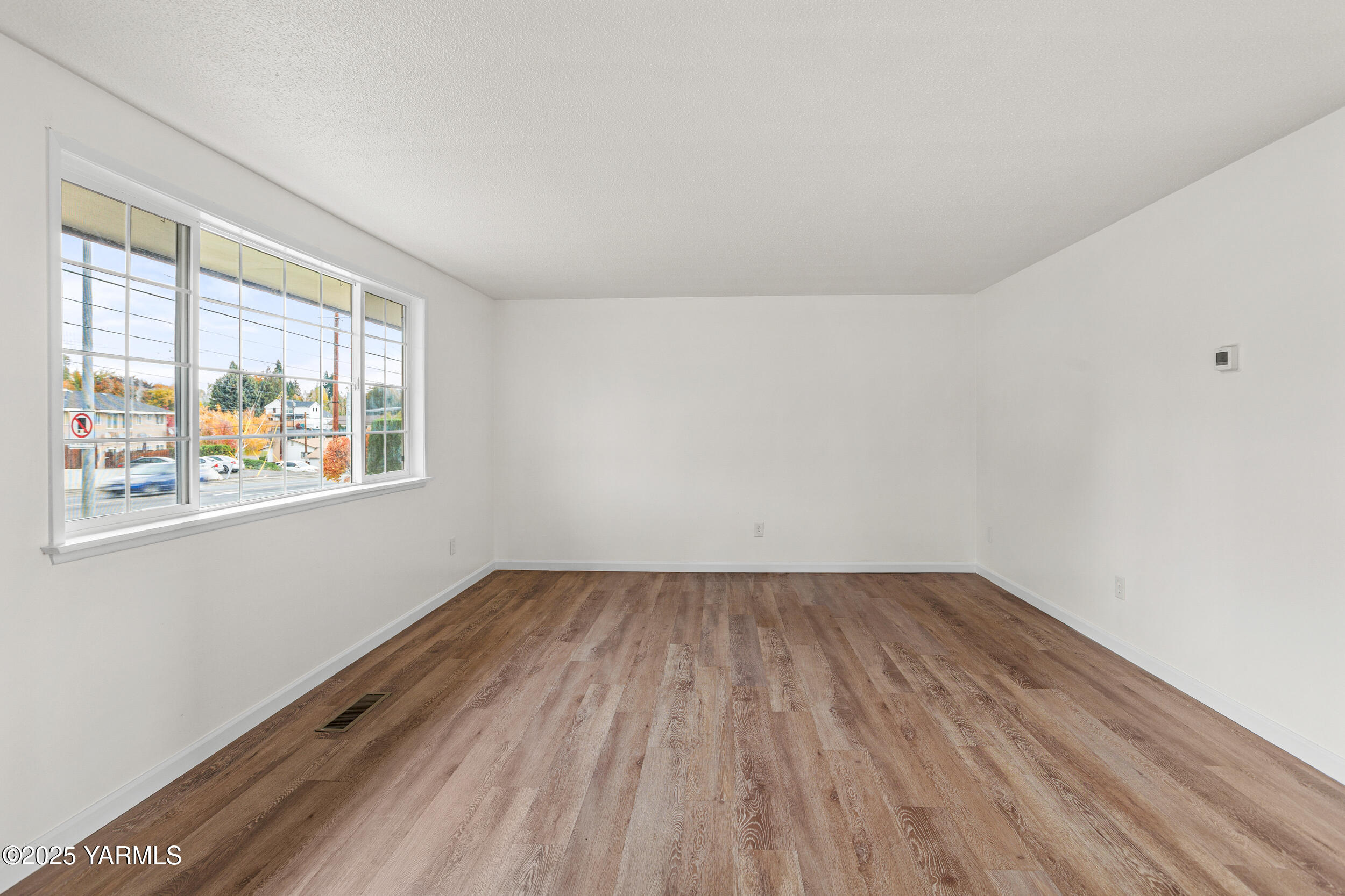 Yakima, Washington 98908, United States, ,Residential,Pending,235477