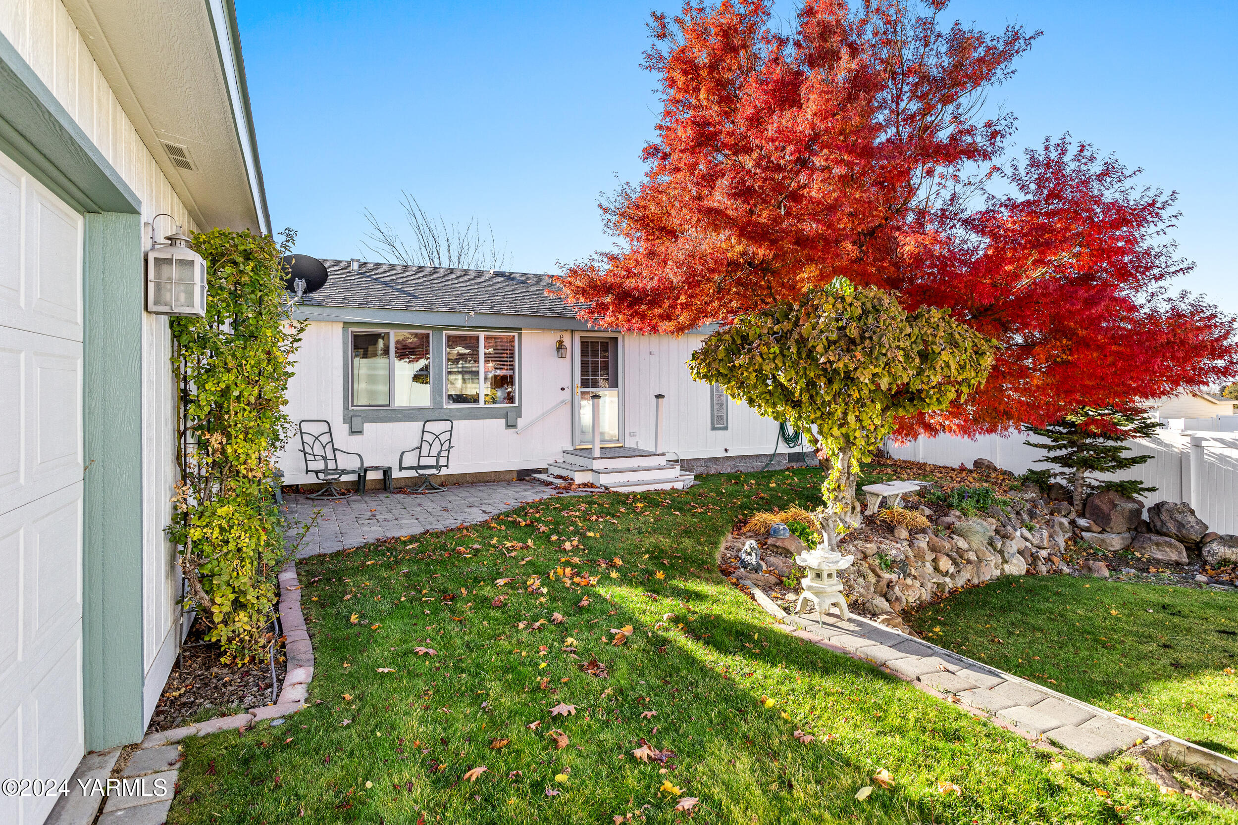 Yakima, Washington 98901, United States, 3 Bedrooms Bedrooms, ,2 BathroomsBathrooms,Residential,Active,31993