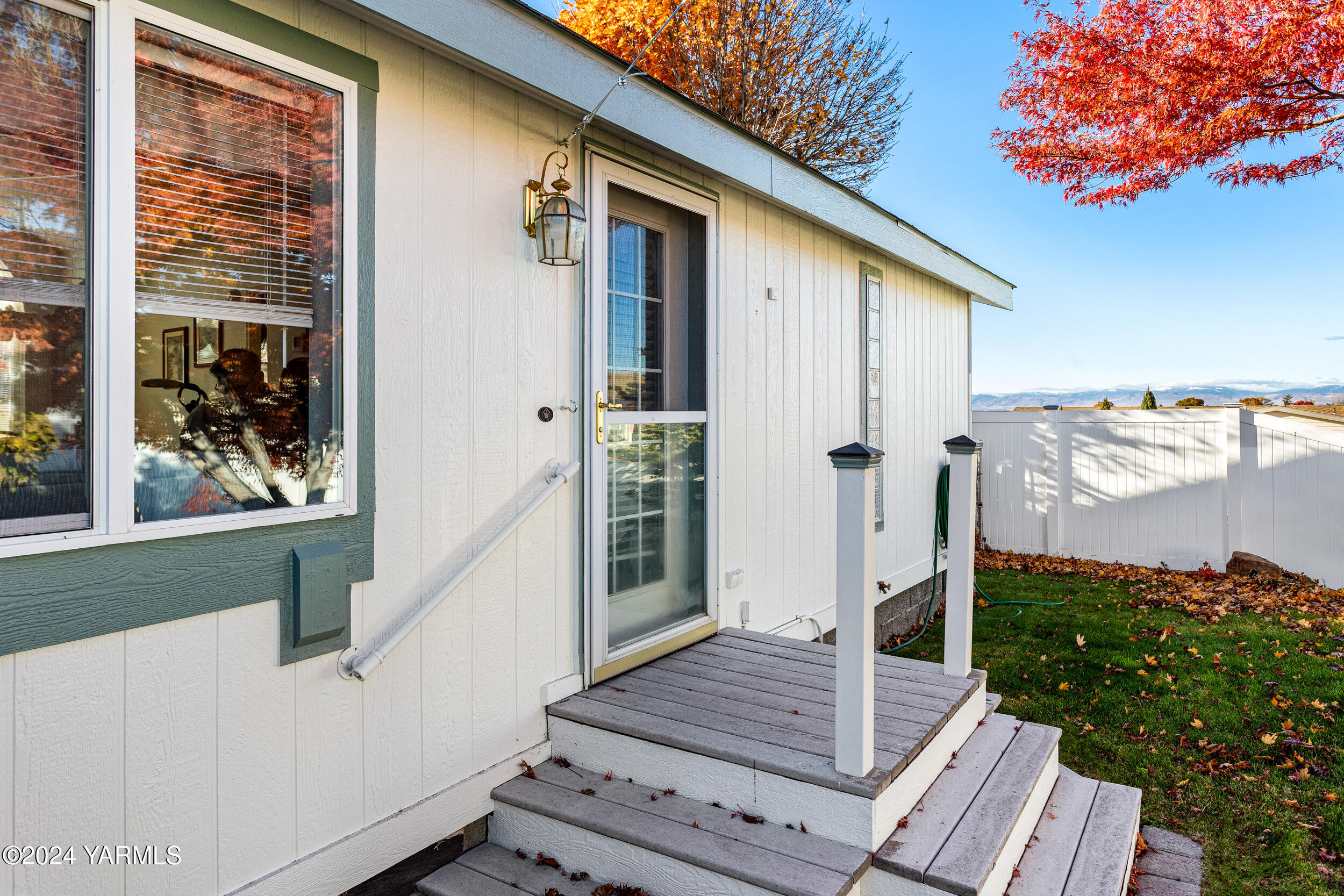 Yakima, Washington 98901, United States, 3 Bedrooms Bedrooms, ,2 BathroomsBathrooms,Residential,Active,31993