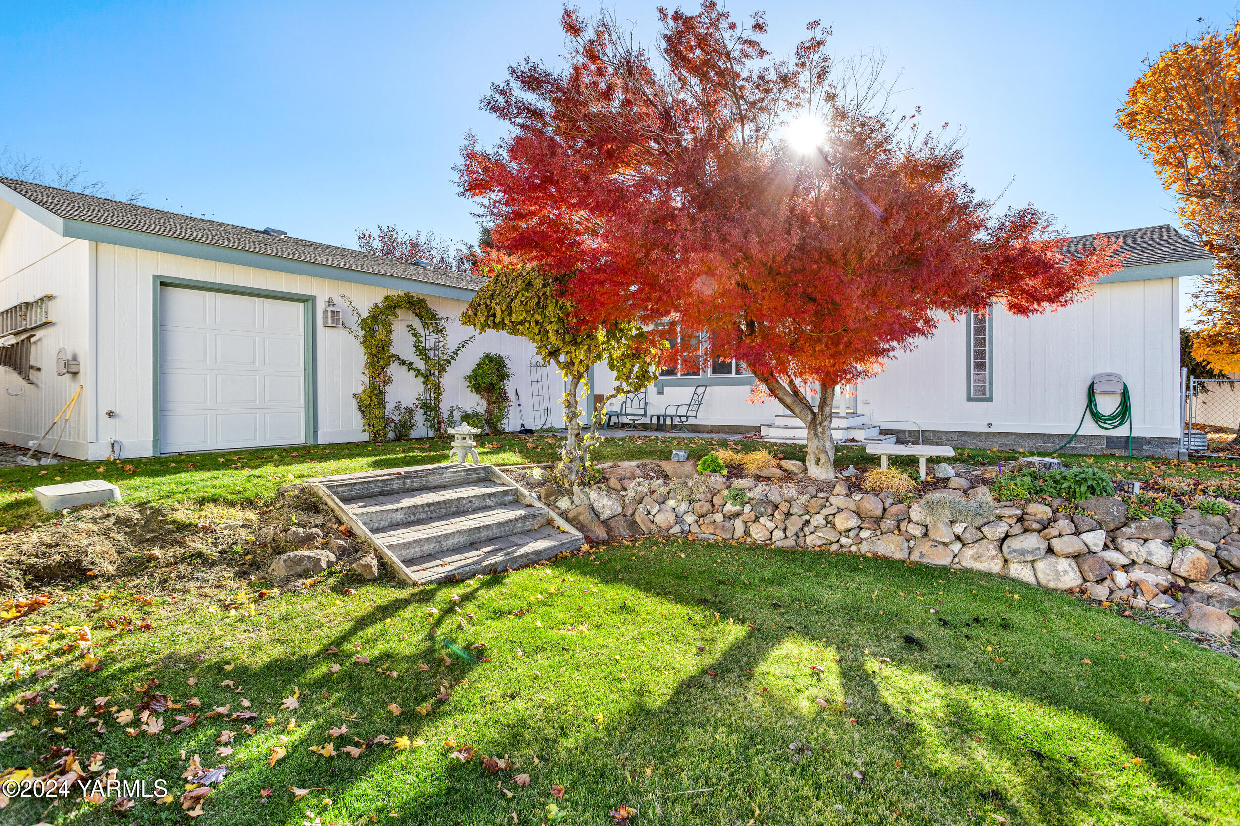 Yakima, Washington 98901, United States, 3 Bedrooms Bedrooms, ,2 BathroomsBathrooms,Residential,Active,31993