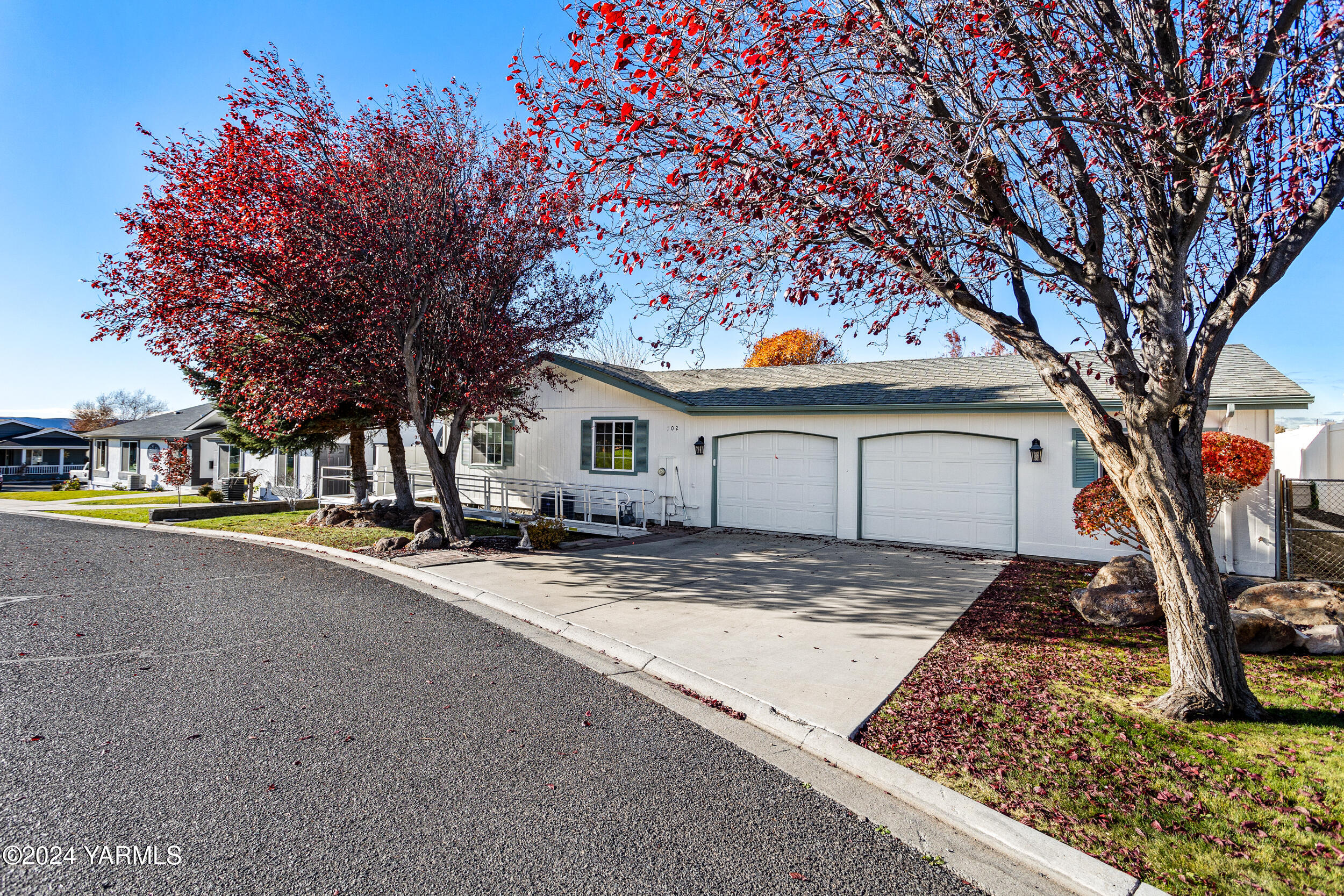 Yakima, Washington 98901, United States, 3 Bedrooms Bedrooms, ,2 BathroomsBathrooms,Residential,Active,31993