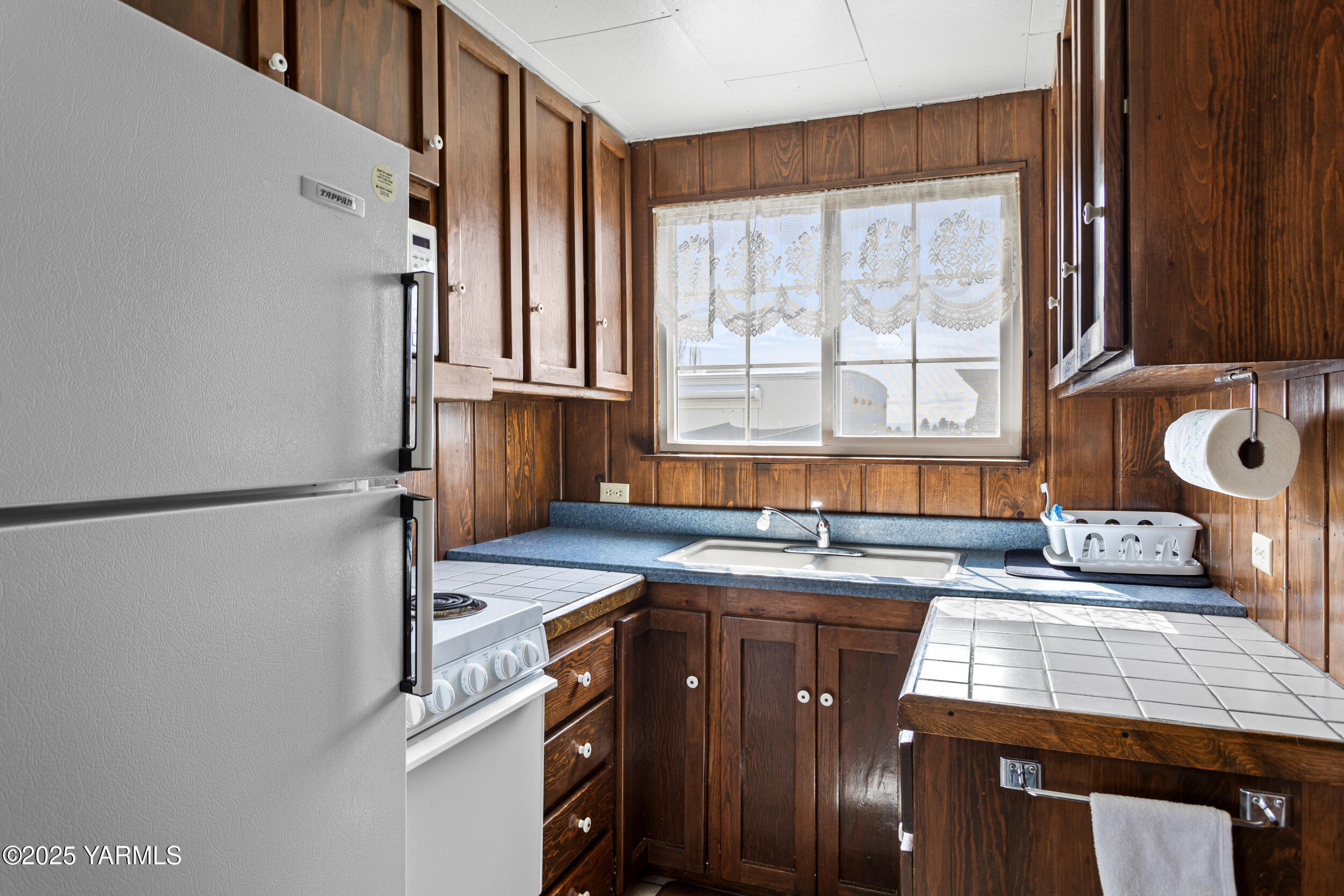 Yakima, Washington 98901, United States, 1 Bedroom Bedrooms, ,1 BathroomBathrooms,Residential,Pending,102247