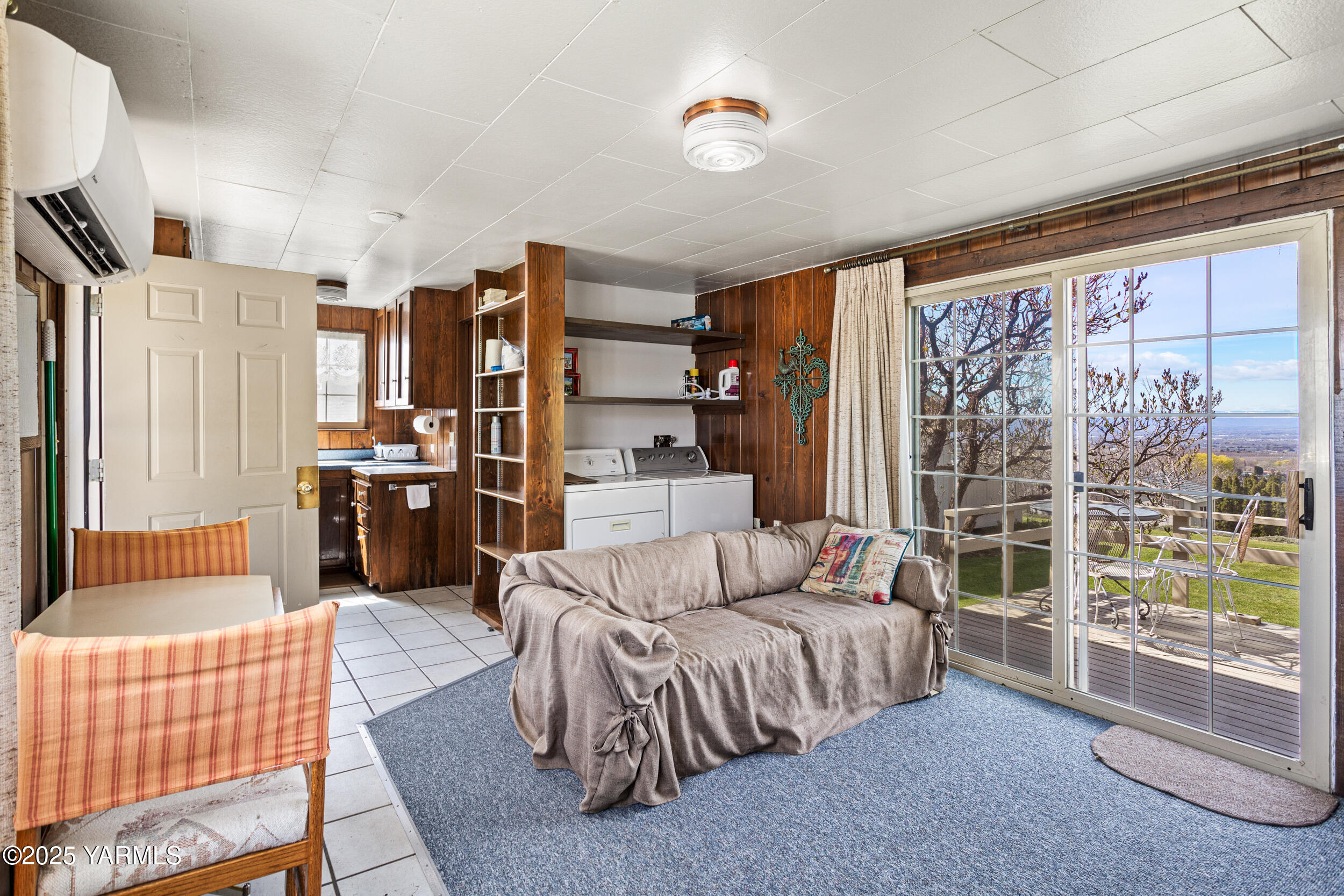 Yakima, Washington 98901, United States, 1 Bedroom Bedrooms, ,1 BathroomBathrooms,Residential,Pending,102247