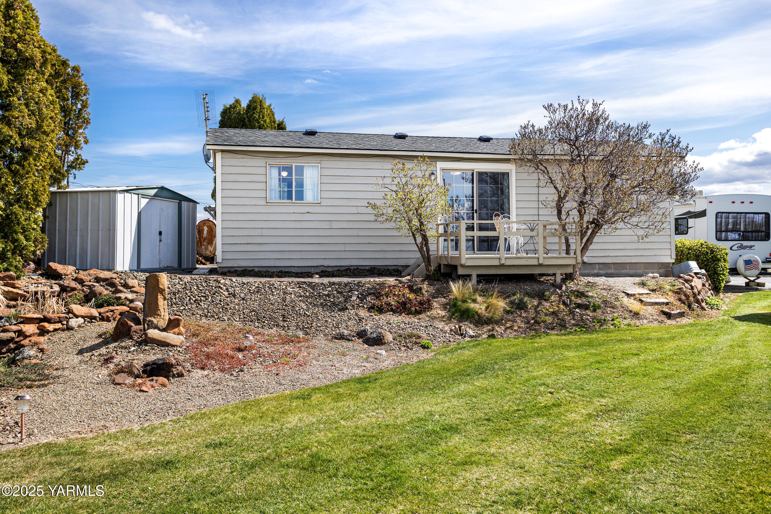 Yakima, Washington 98901, United States, 1 Bedroom Bedrooms, ,1 BathroomBathrooms,Residential,Pending,102247