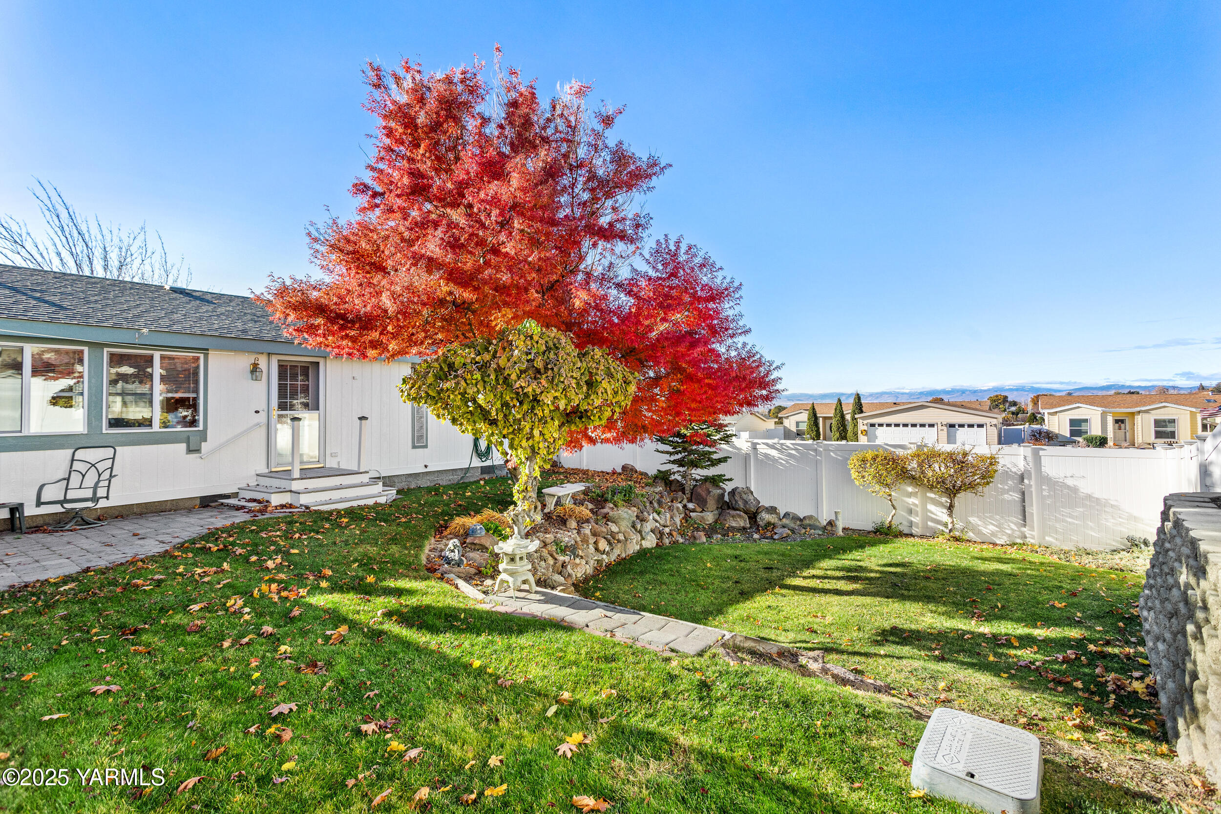 Yakima, Washington 98901, United States, 3 Bedrooms Bedrooms, ,2 BathroomsBathrooms,Residential,Active,212318