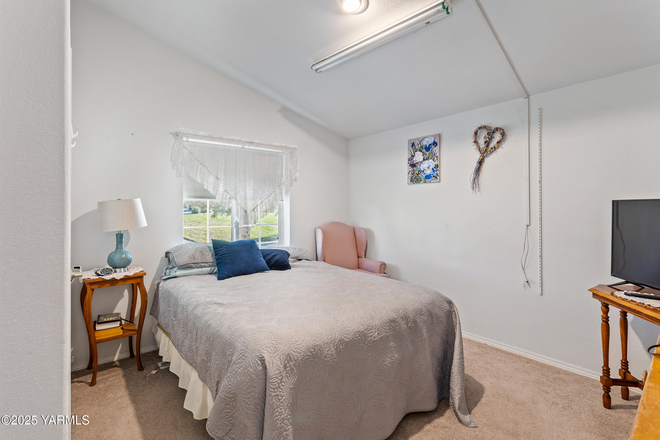 Yakima, Washington 98901, United States, 3 Bedrooms Bedrooms, ,2 BathroomsBathrooms,Residential,Active,212318