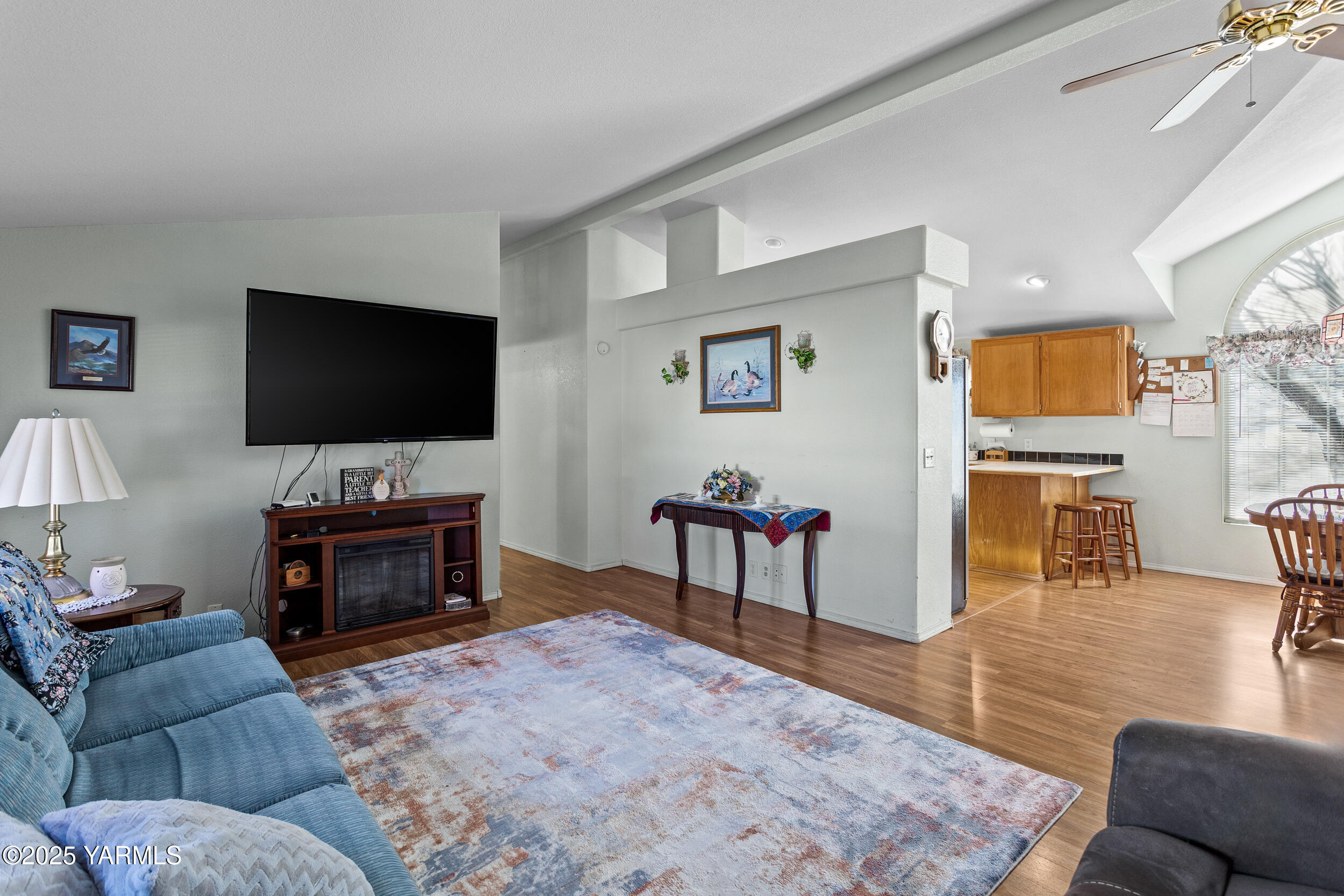 Yakima, Washington 98901, United States, 3 Bedrooms Bedrooms, ,2 BathroomsBathrooms,Residential,Active,212318