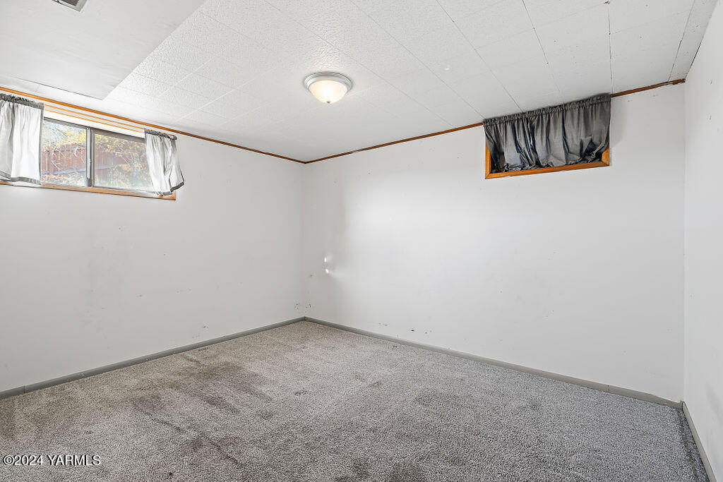 Selah, Washington 98942, United States, 5 Bedrooms Bedrooms, ,2 BathroomsBathrooms,Residential,Pending,33625