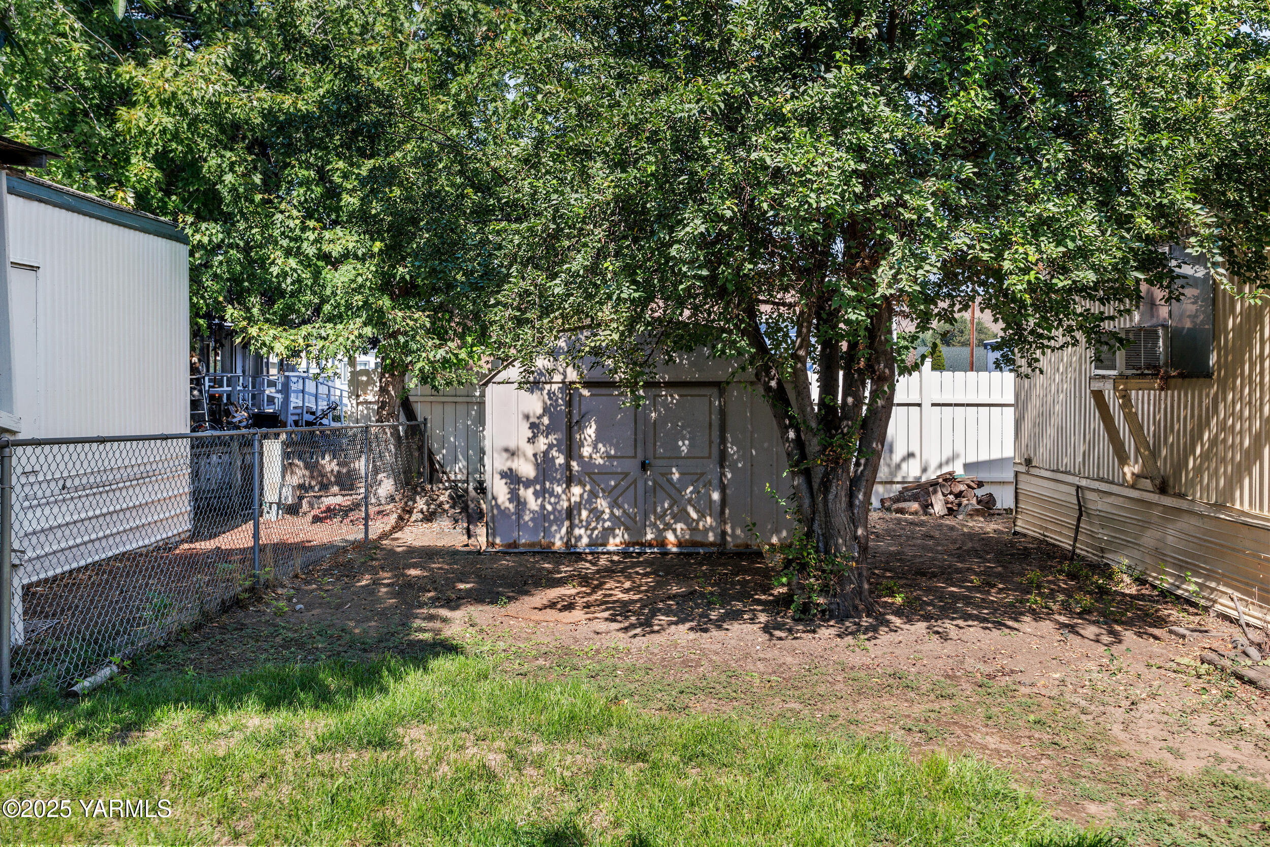 Yakima, Washington 98902, United States, 3 Bedrooms Bedrooms, ,2 BathroomsBathrooms,Residential,Pending,211793