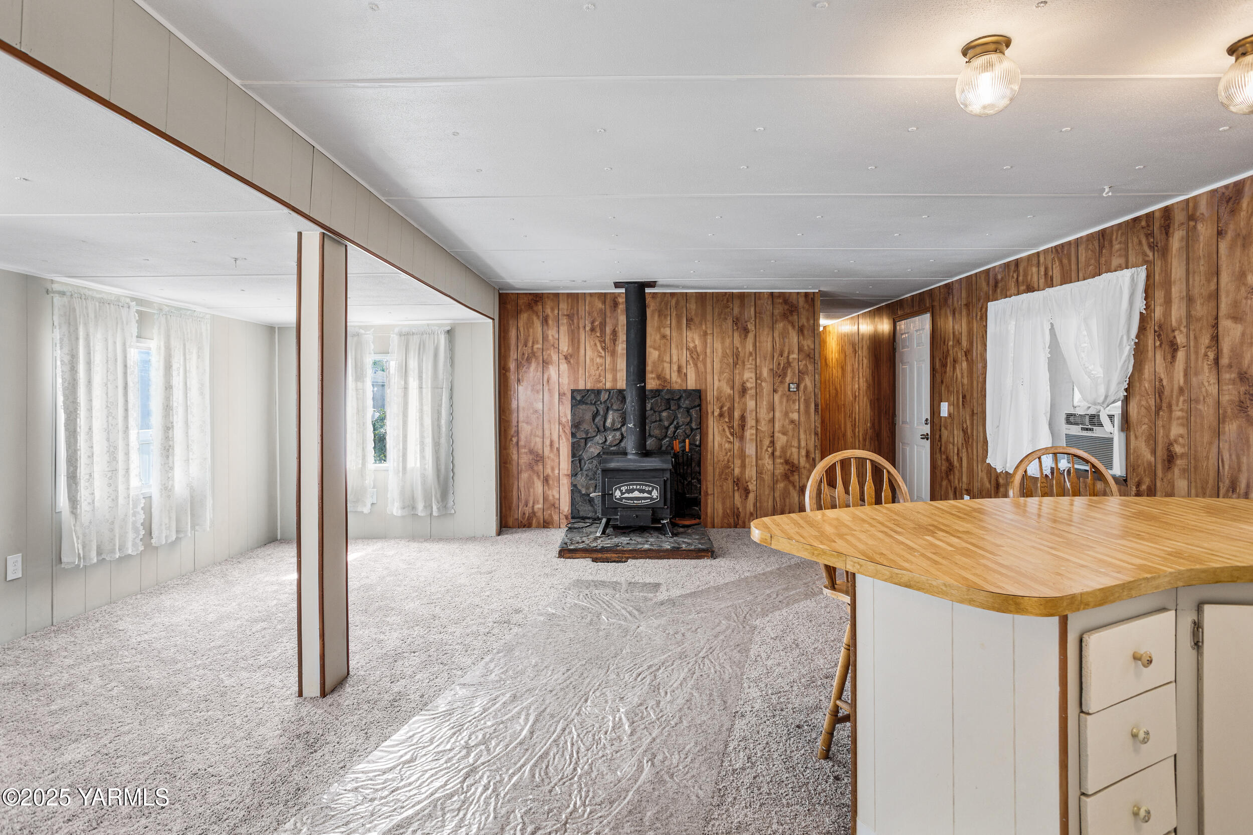 Yakima, Washington 98902, United States, 3 Bedrooms Bedrooms, ,2 BathroomsBathrooms,Residential,Pending,211793