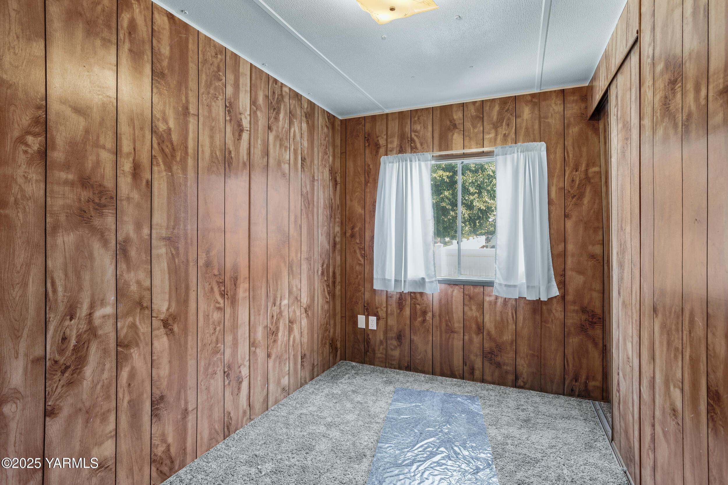 Yakima, Washington 98902, United States, 3 Bedrooms Bedrooms, ,2 BathroomsBathrooms,Residential,Pending,211793