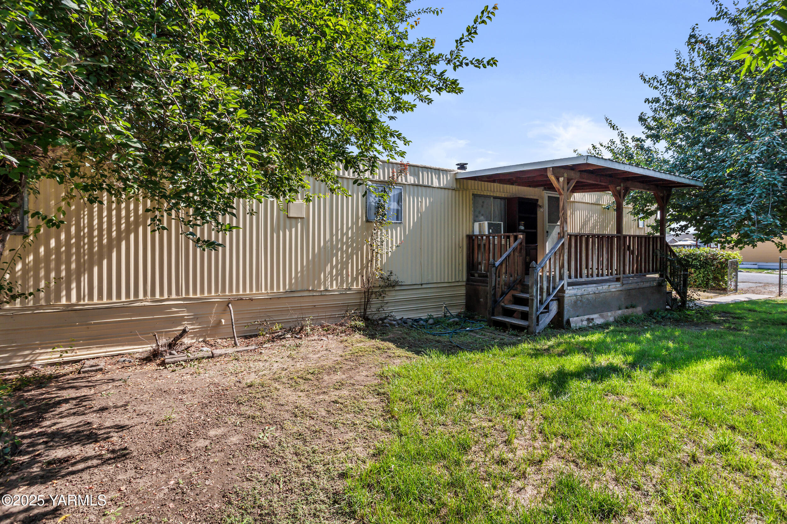 Yakima, Washington 98902, United States, 3 Bedrooms Bedrooms, ,2 BathroomsBathrooms,Residential,Pending,211793