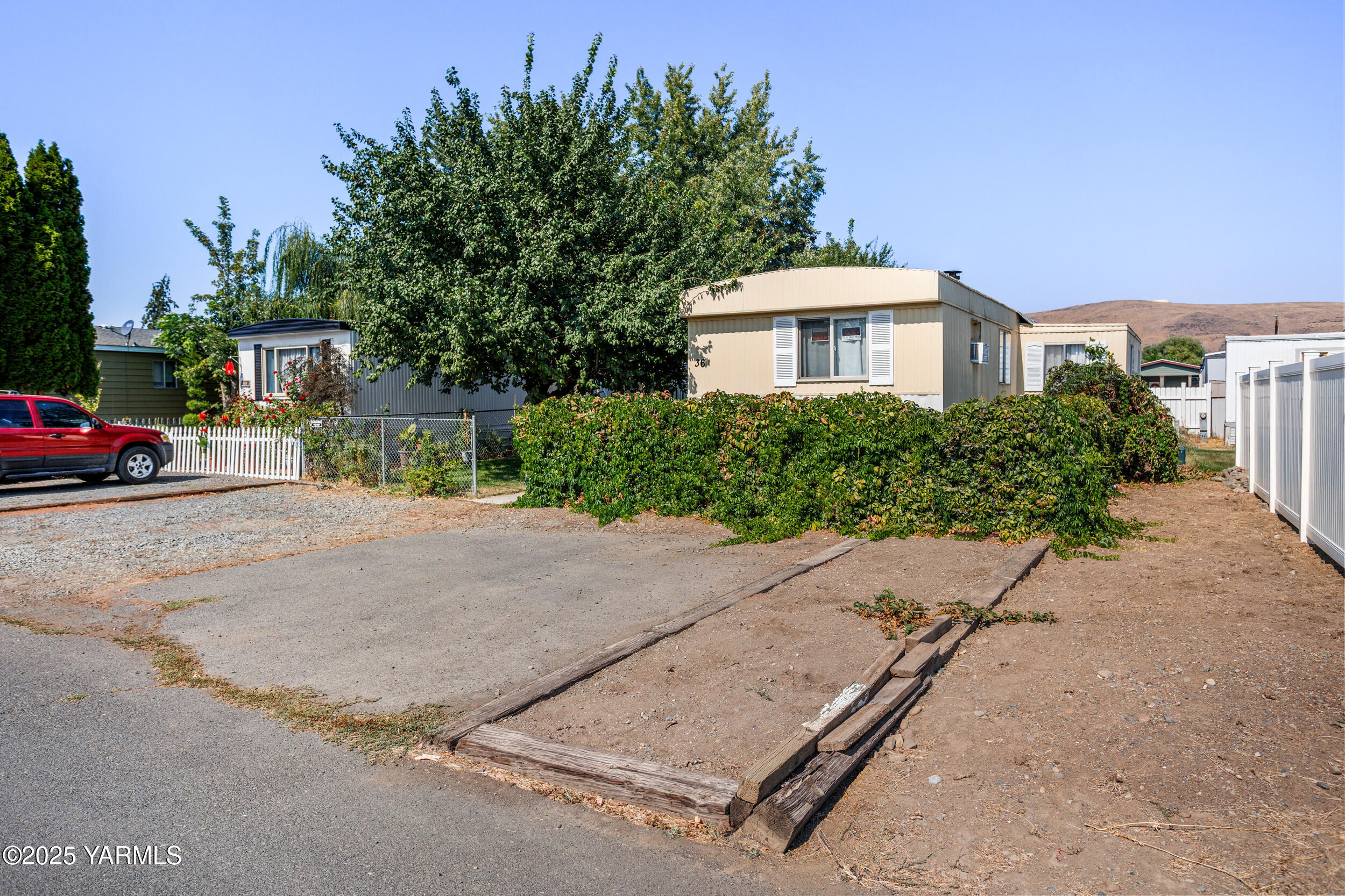 Yakima, Washington 98902, United States, 3 Bedrooms Bedrooms, ,2 BathroomsBathrooms,Residential,Pending,211793