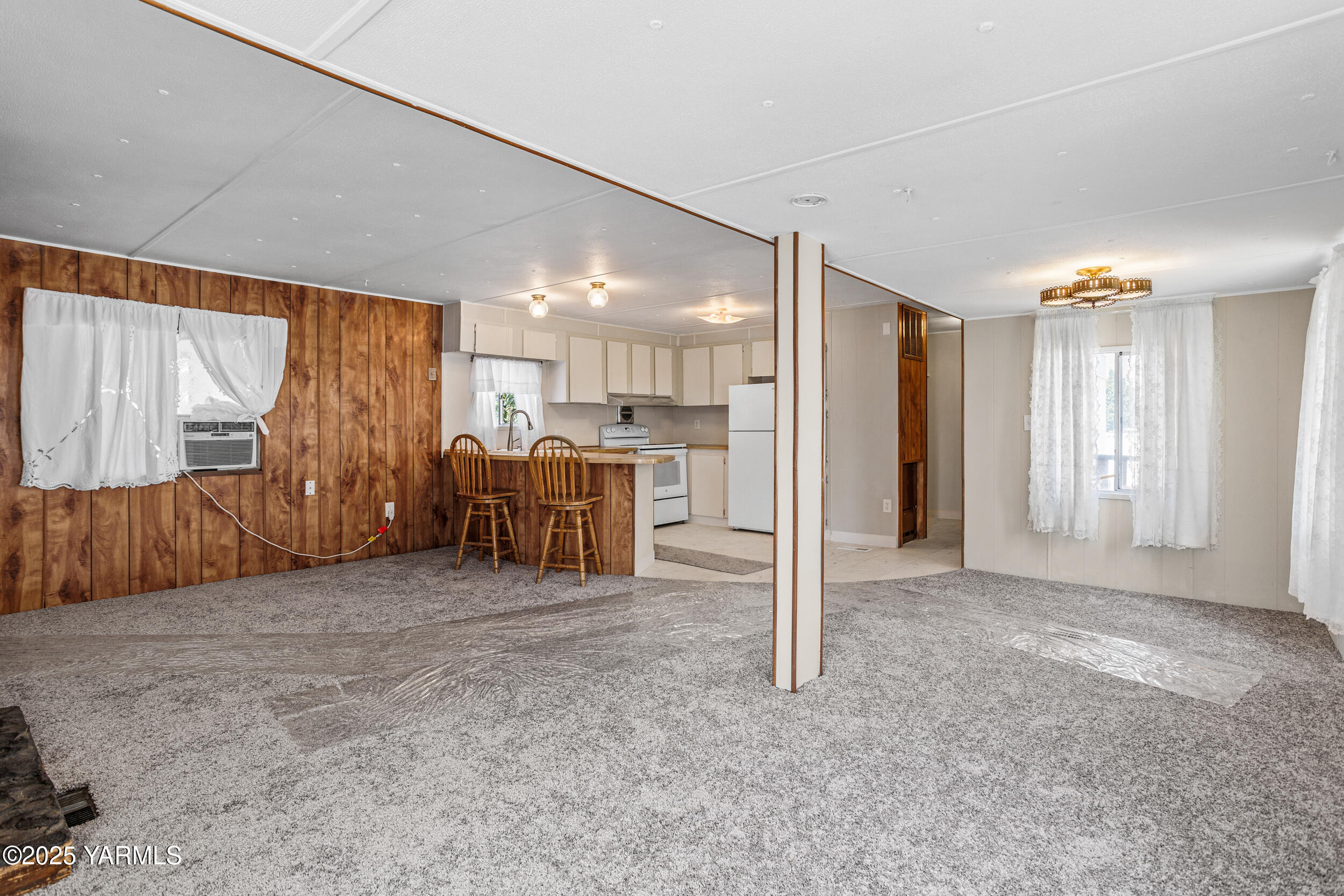 Yakima, Washington 98902, United States, 3 Bedrooms Bedrooms, ,2 BathroomsBathrooms,Residential,Pending,211793