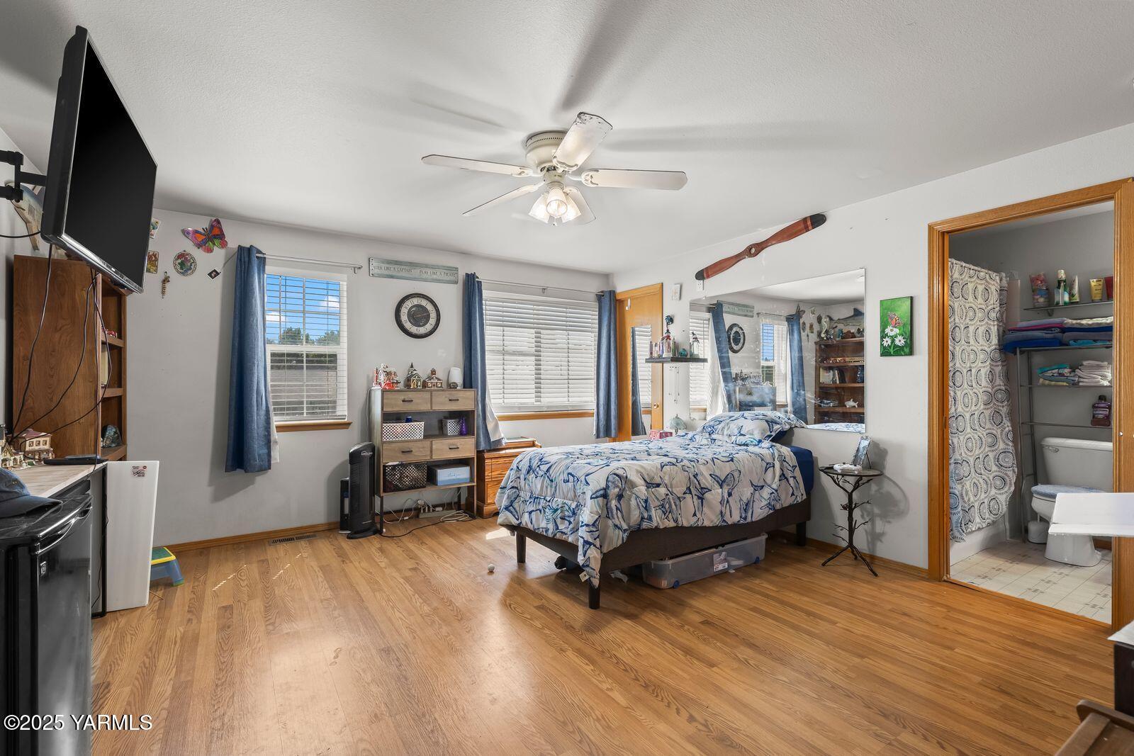 Yakima, Washington 98908, United States, 4 Bedrooms Bedrooms, ,3 BathroomsBathrooms,Residential,Active,124636