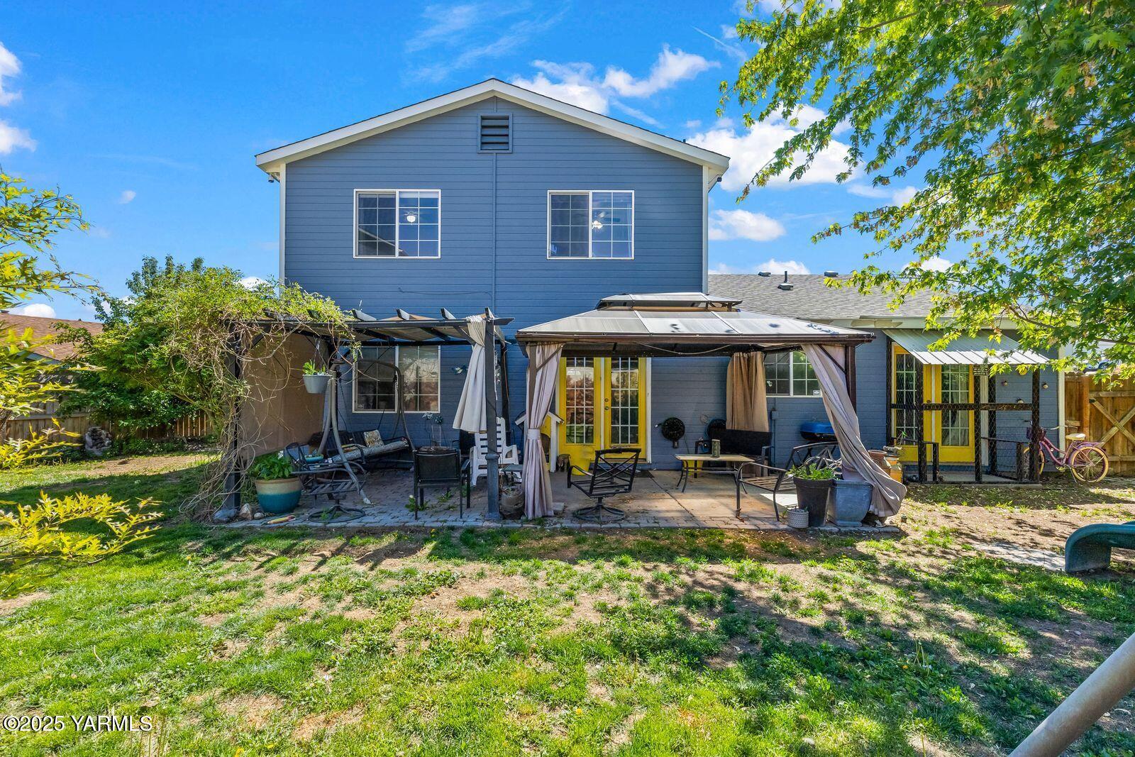 Yakima, Washington 98908, United States, 4 Bedrooms Bedrooms, ,3 BathroomsBathrooms,Residential,Active,124636