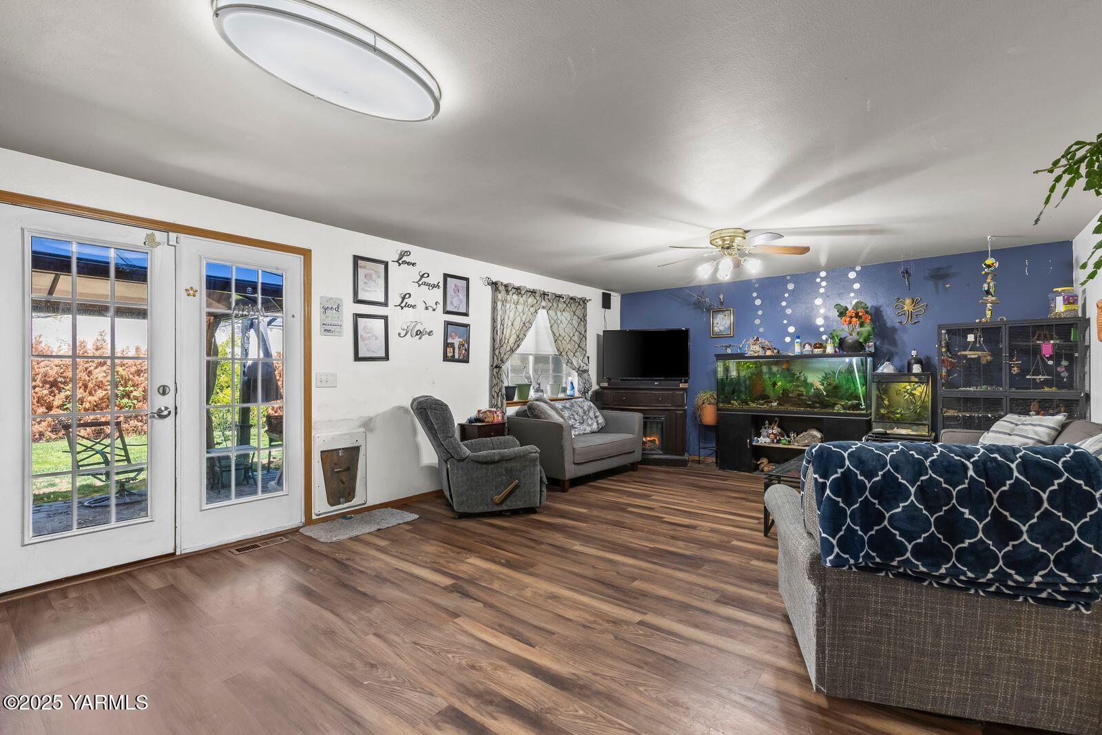 Yakima, Washington 98908, United States, 4 Bedrooms Bedrooms, ,3 BathroomsBathrooms,Residential,Active,124636