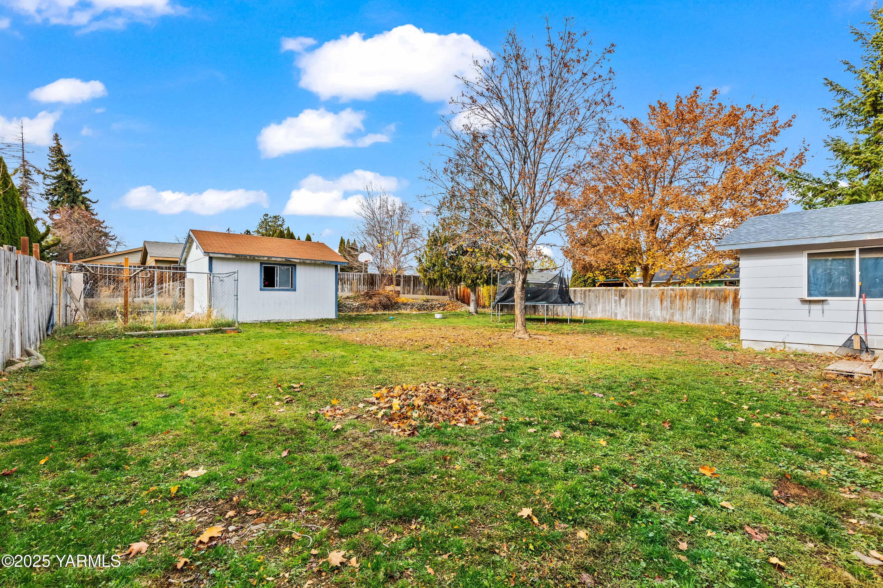 Tieton, Washington 98947, United States, 4 Bedrooms Bedrooms, ,3 BathroomsBathrooms,Residential,Active,245779