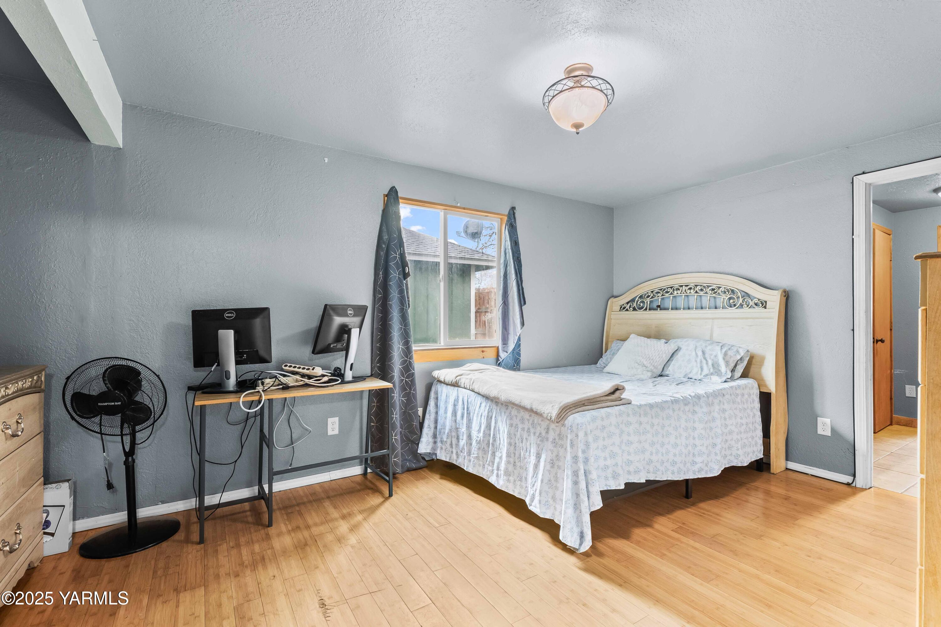 Tieton, Washington 98947, United States, 4 Bedrooms Bedrooms, ,3 BathroomsBathrooms,Residential,Active,245779