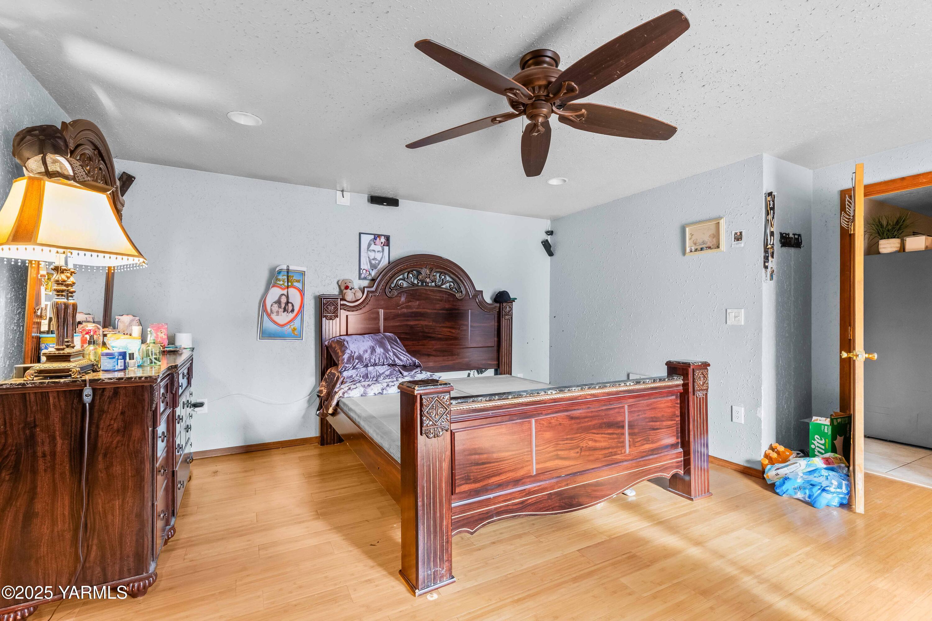 Tieton, Washington 98947, United States, 4 Bedrooms Bedrooms, ,3 BathroomsBathrooms,Residential,Active,245779