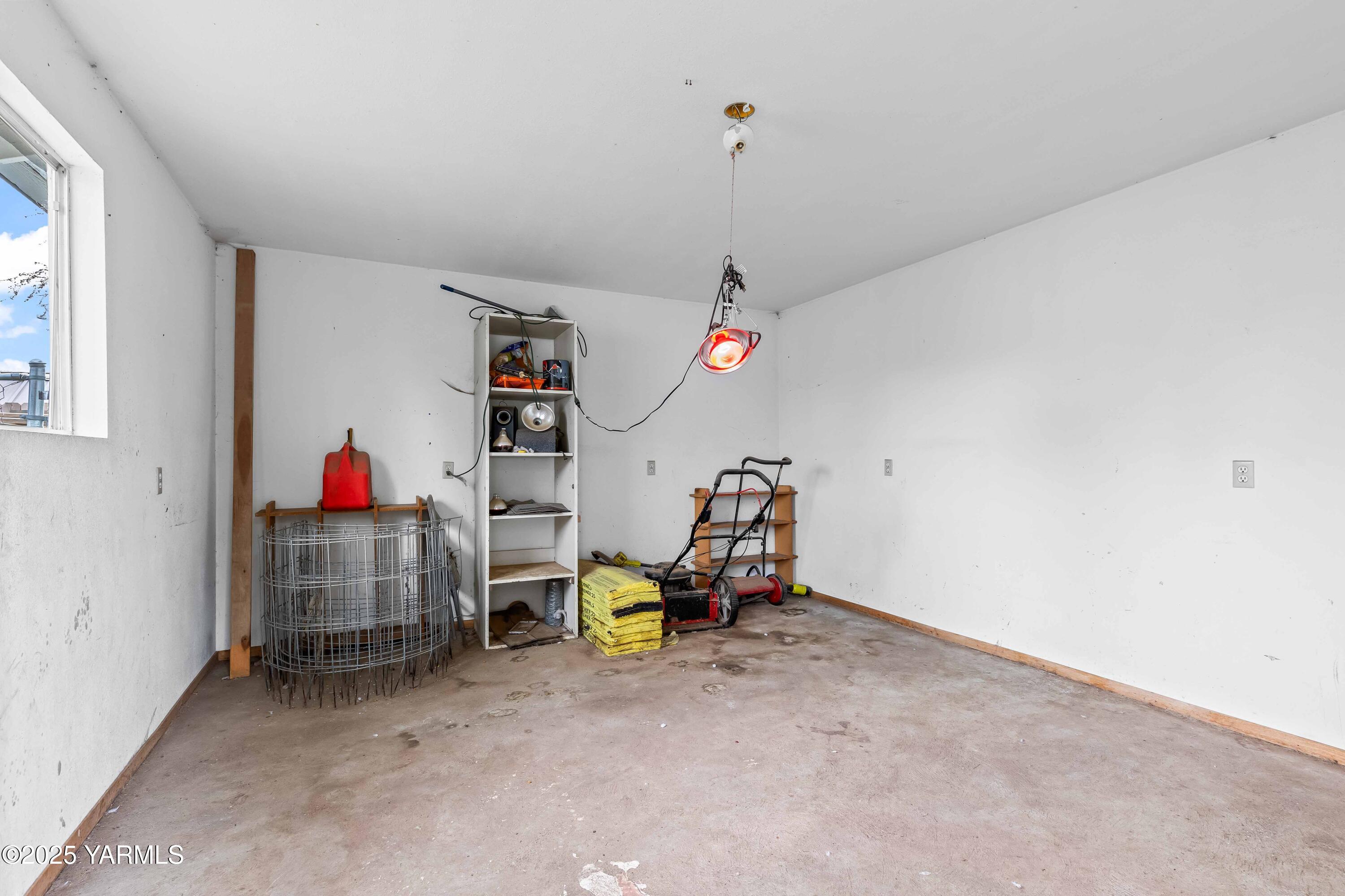 Tieton, Washington 98947, United States, 4 Bedrooms Bedrooms, ,3 BathroomsBathrooms,Residential,Active,245779