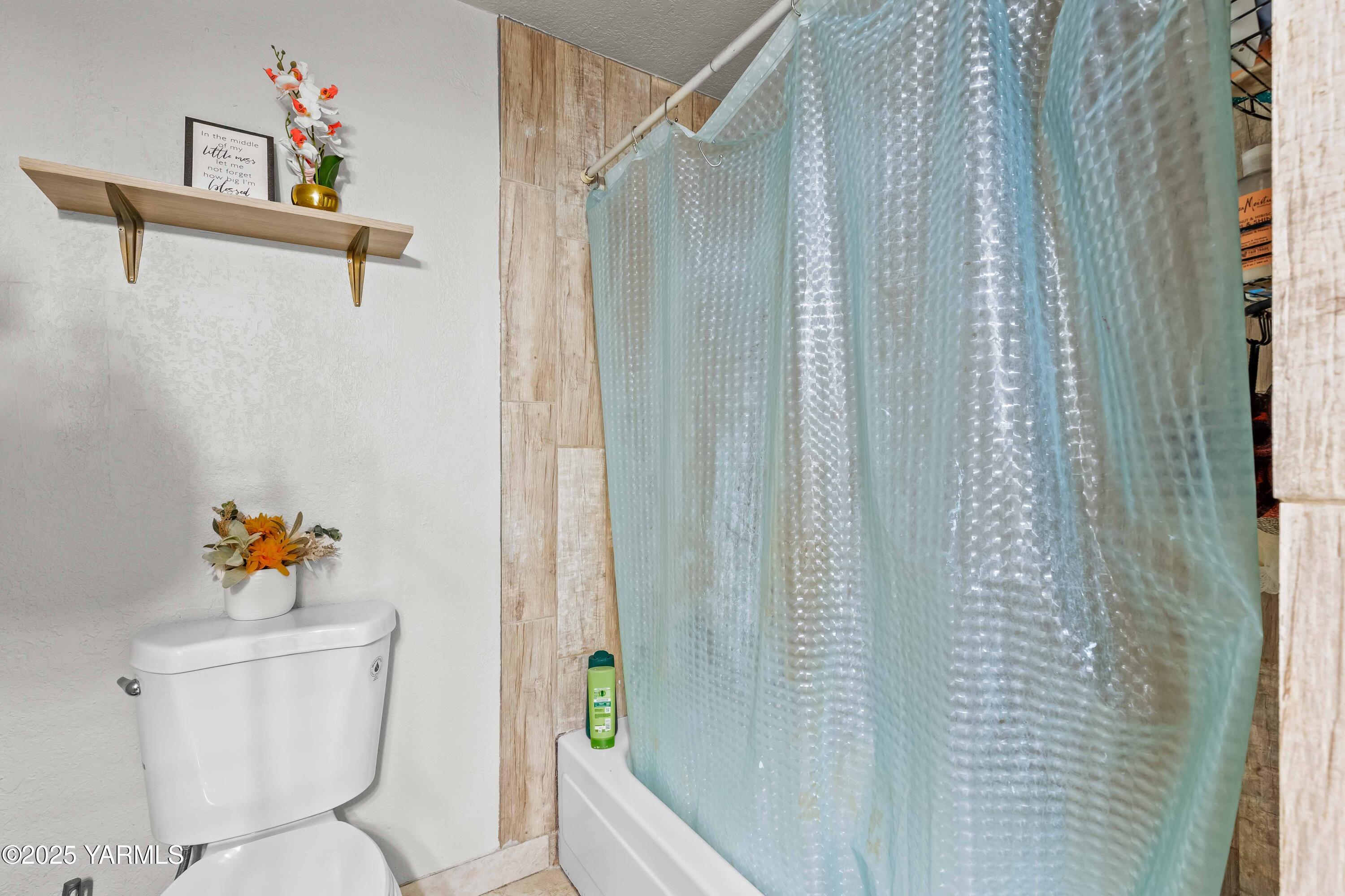 Tieton, Washington 98947, United States, 4 Bedrooms Bedrooms, ,3 BathroomsBathrooms,Residential,Active,245779