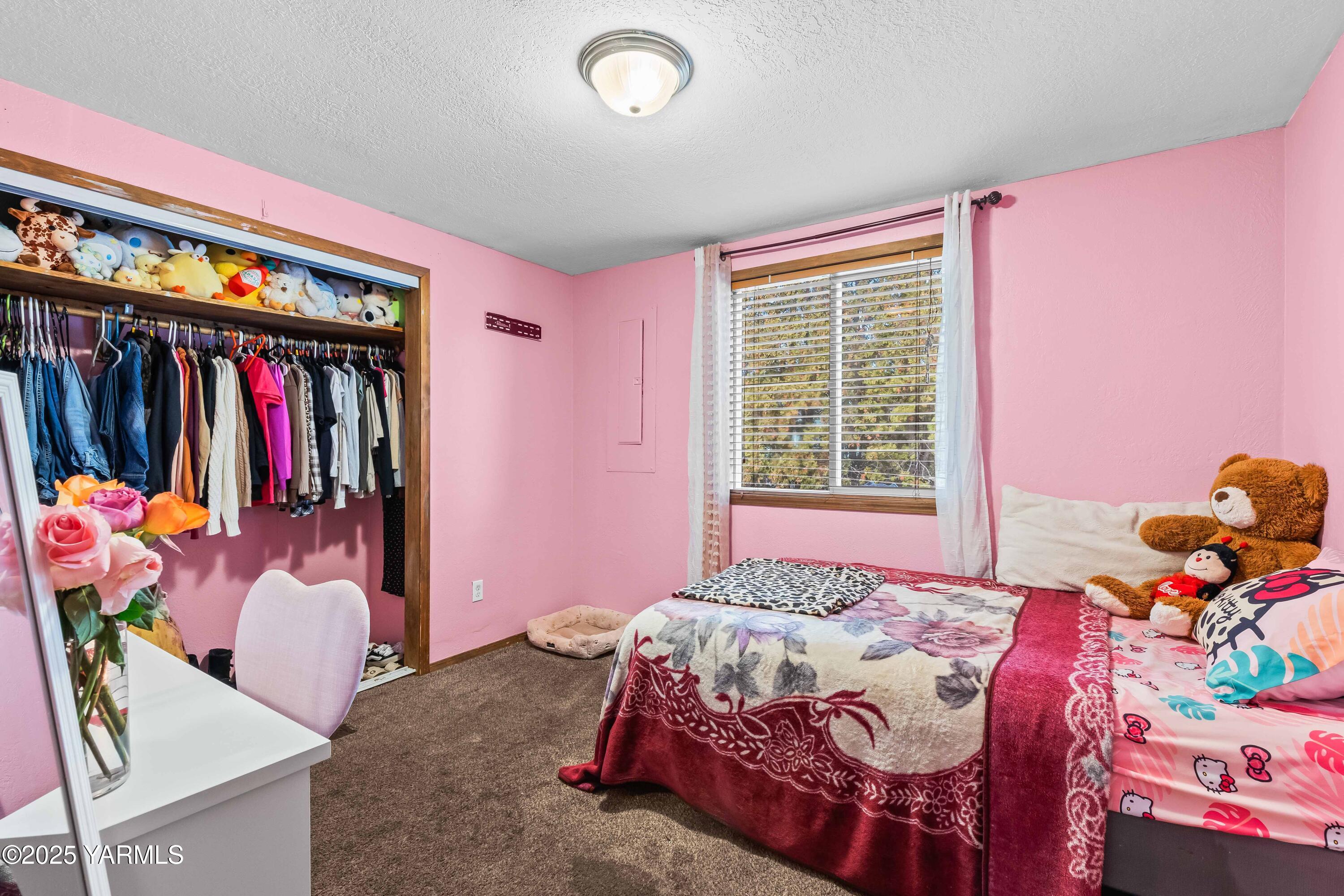 Tieton, Washington 98947, United States, 4 Bedrooms Bedrooms, ,3 BathroomsBathrooms,Residential,Active,245779