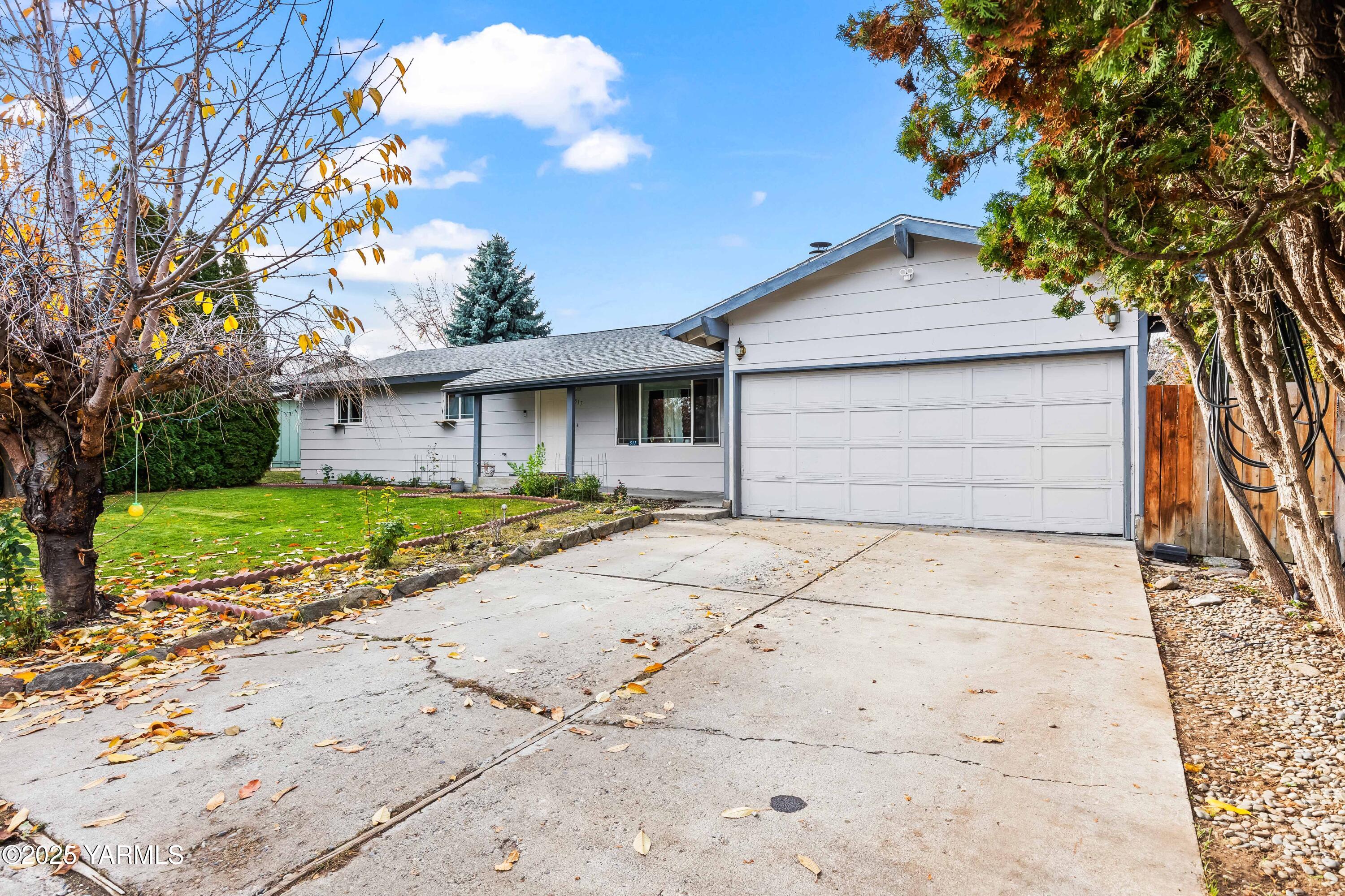 Tieton, Washington 98947, United States, 4 Bedrooms Bedrooms, ,3 BathroomsBathrooms,Residential,Active,245779