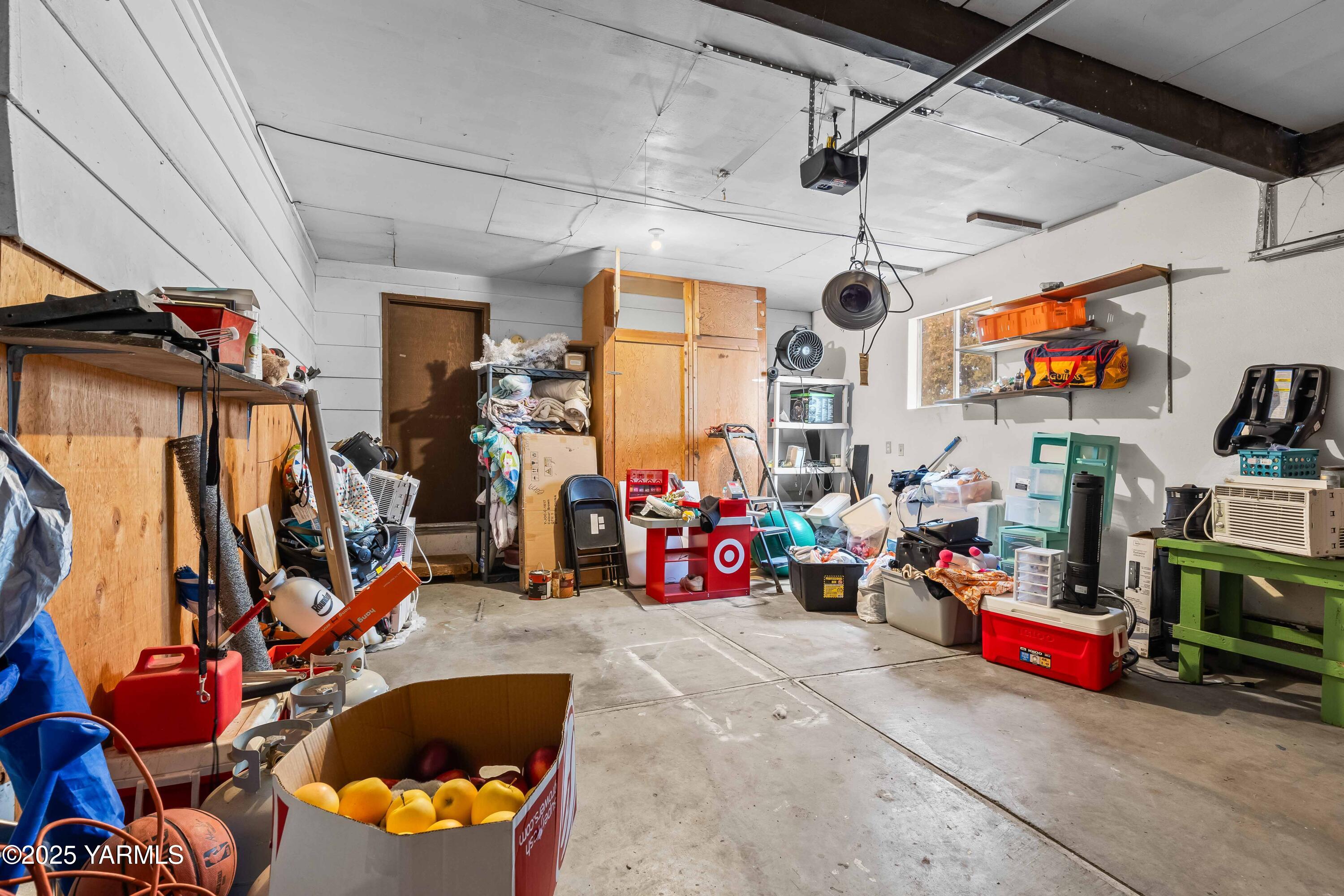 Tieton, Washington 98947, United States, 4 Bedrooms Bedrooms, ,3 BathroomsBathrooms,Residential,Active,245779