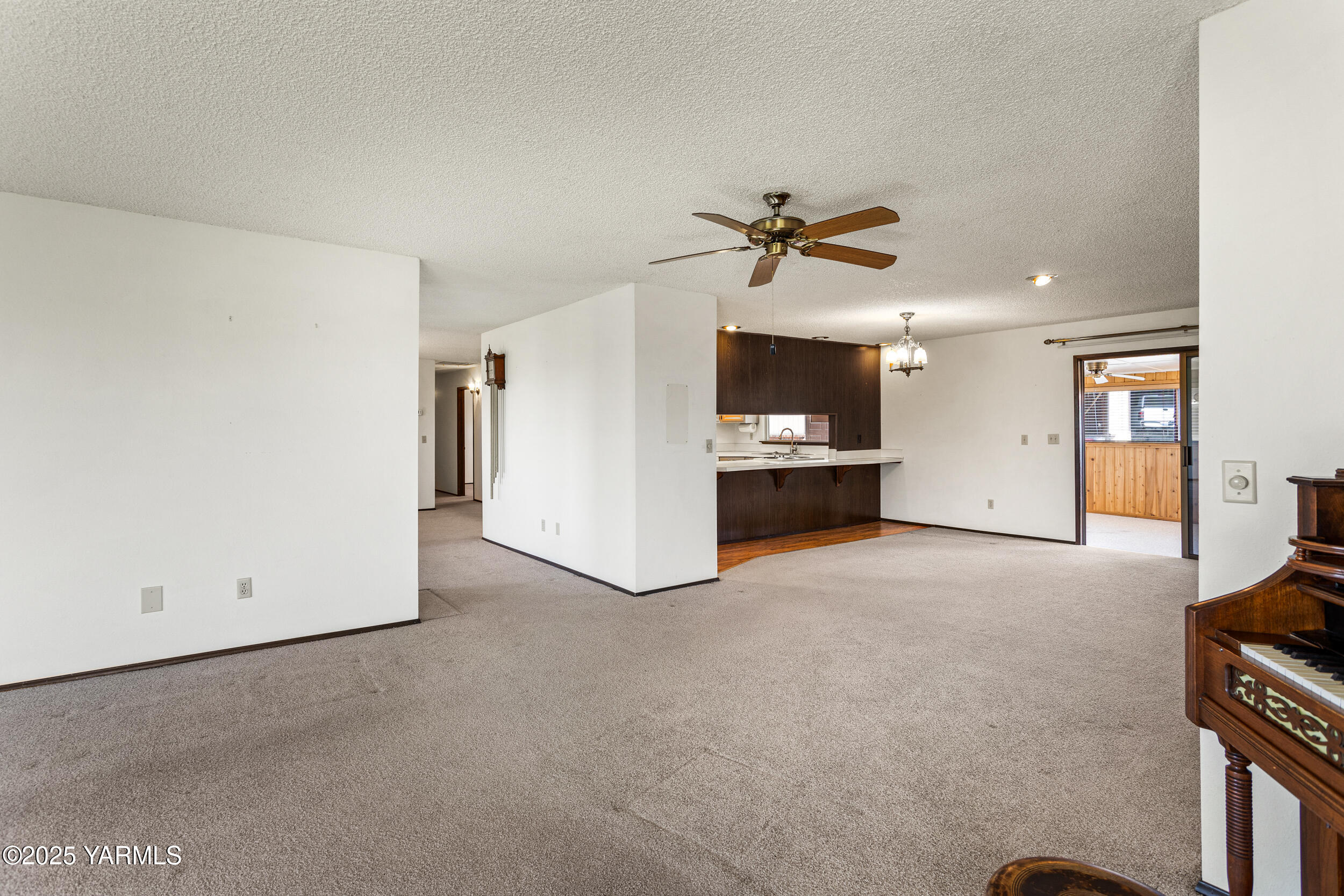 Zillah, Washington 98953, United States, 3 Bedrooms Bedrooms, ,1 BathroomBathrooms,Residential,Pending,110294