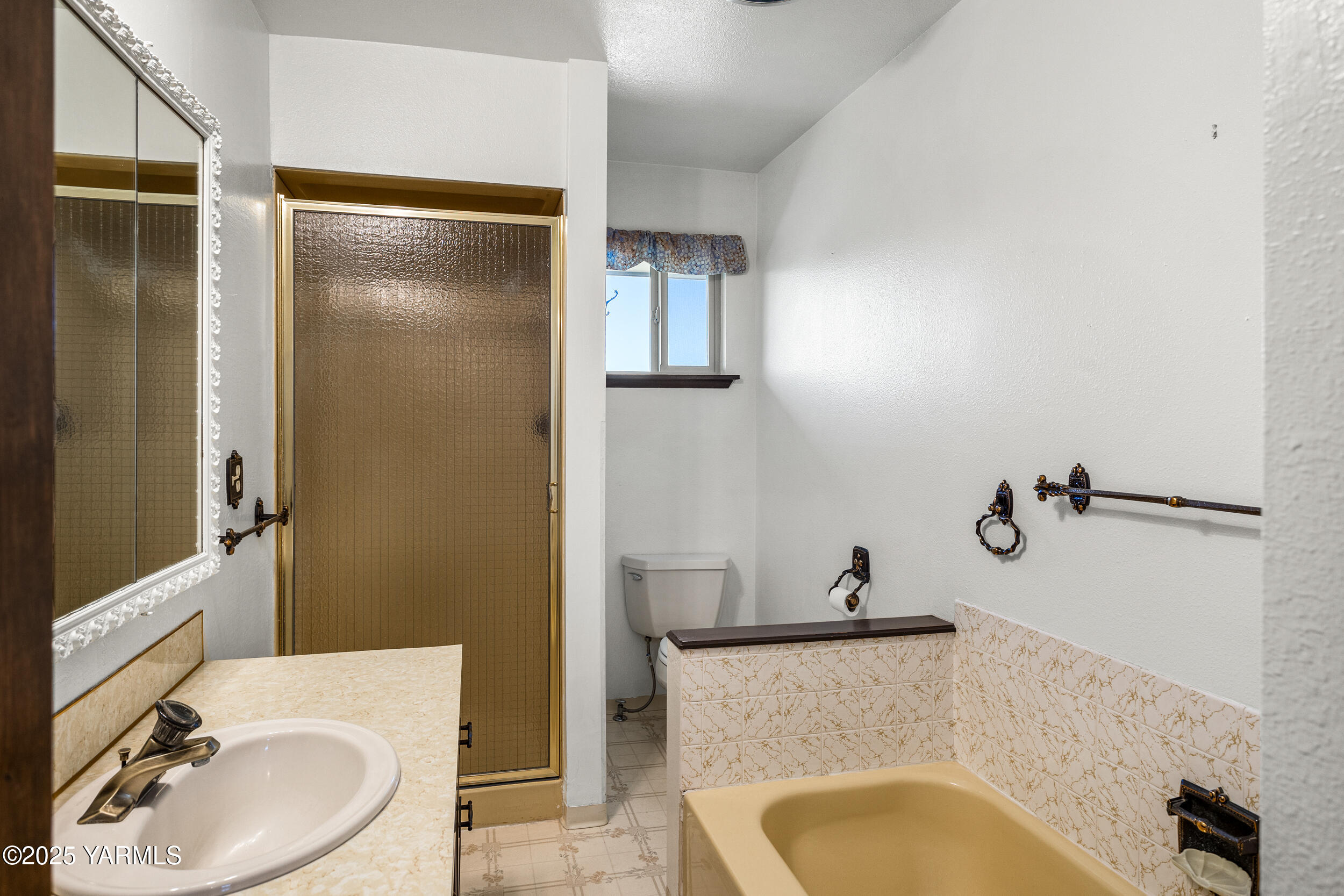 Zillah, Washington 98953, United States, 3 Bedrooms Bedrooms, ,1 BathroomBathrooms,Residential,Pending,110294