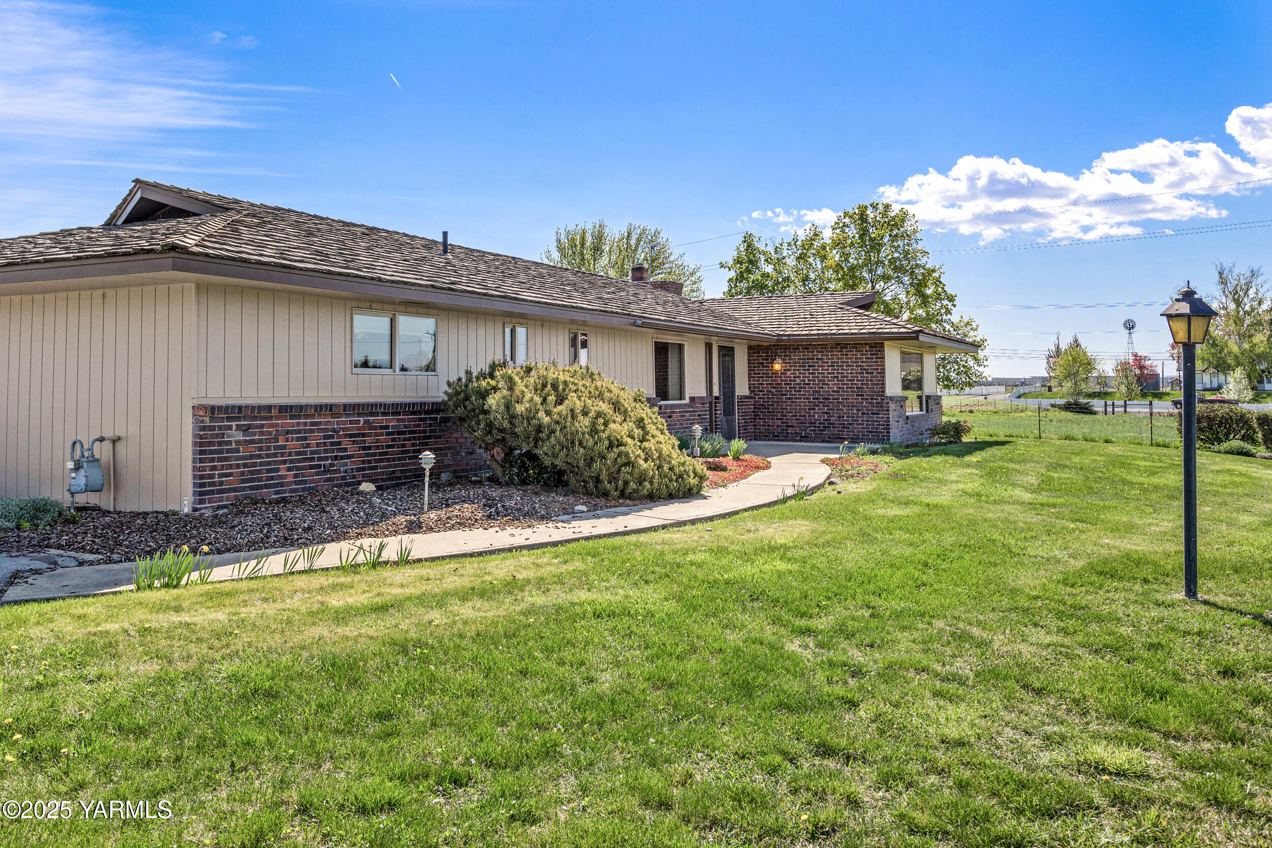 Zillah, Washington 98953, United States, 3 Bedrooms Bedrooms, ,1 BathroomBathrooms,Residential,Pending,110294