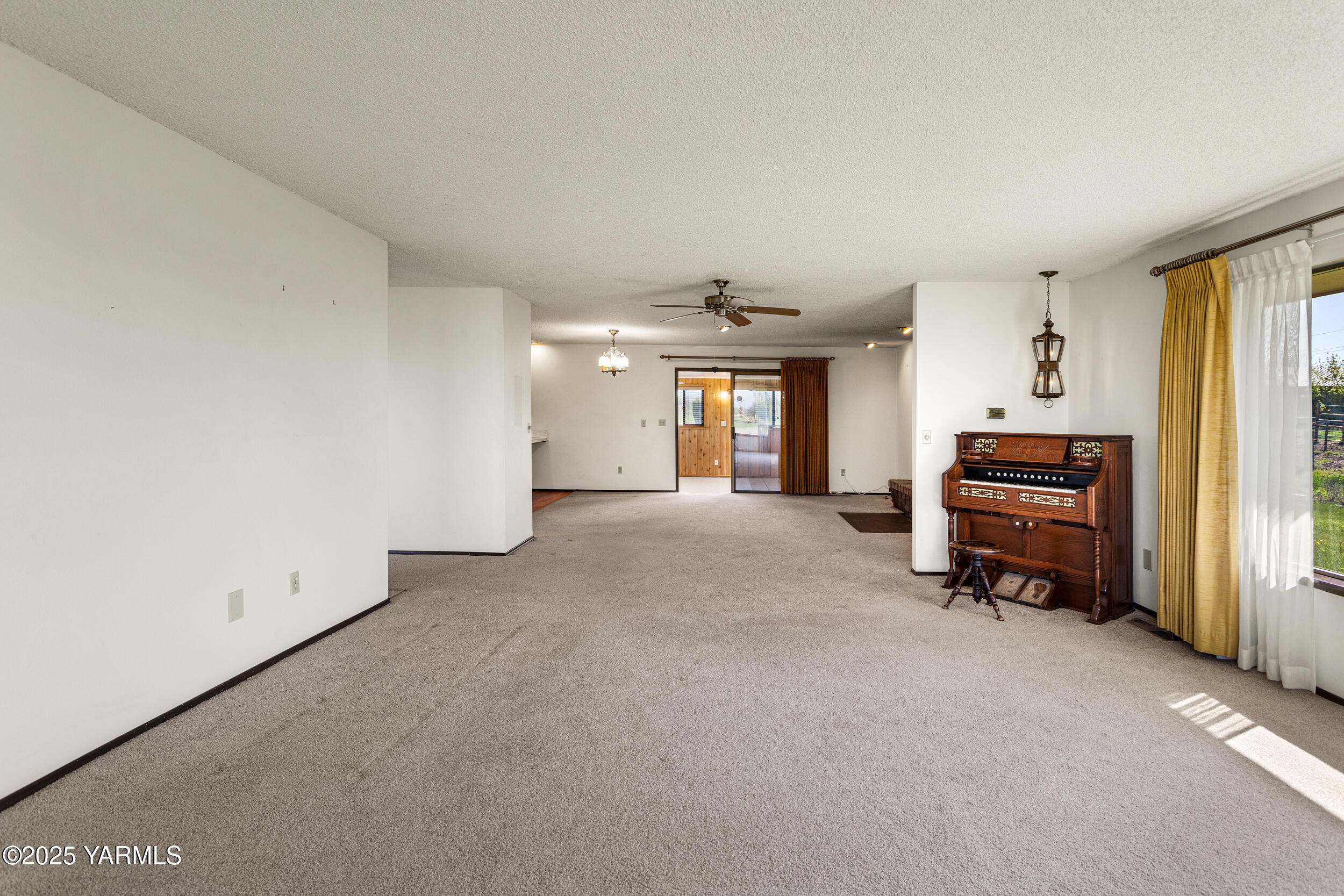 Zillah, Washington 98953, United States, 3 Bedrooms Bedrooms, ,1 BathroomBathrooms,Residential,Pending,110294