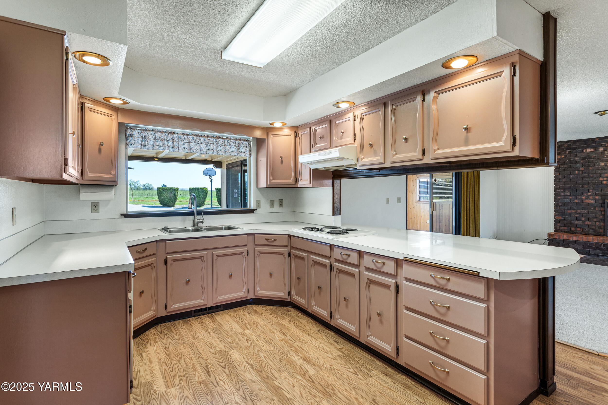 Zillah, Washington 98953, United States, 3 Bedrooms Bedrooms, ,1 BathroomBathrooms,Residential,Pending,110294