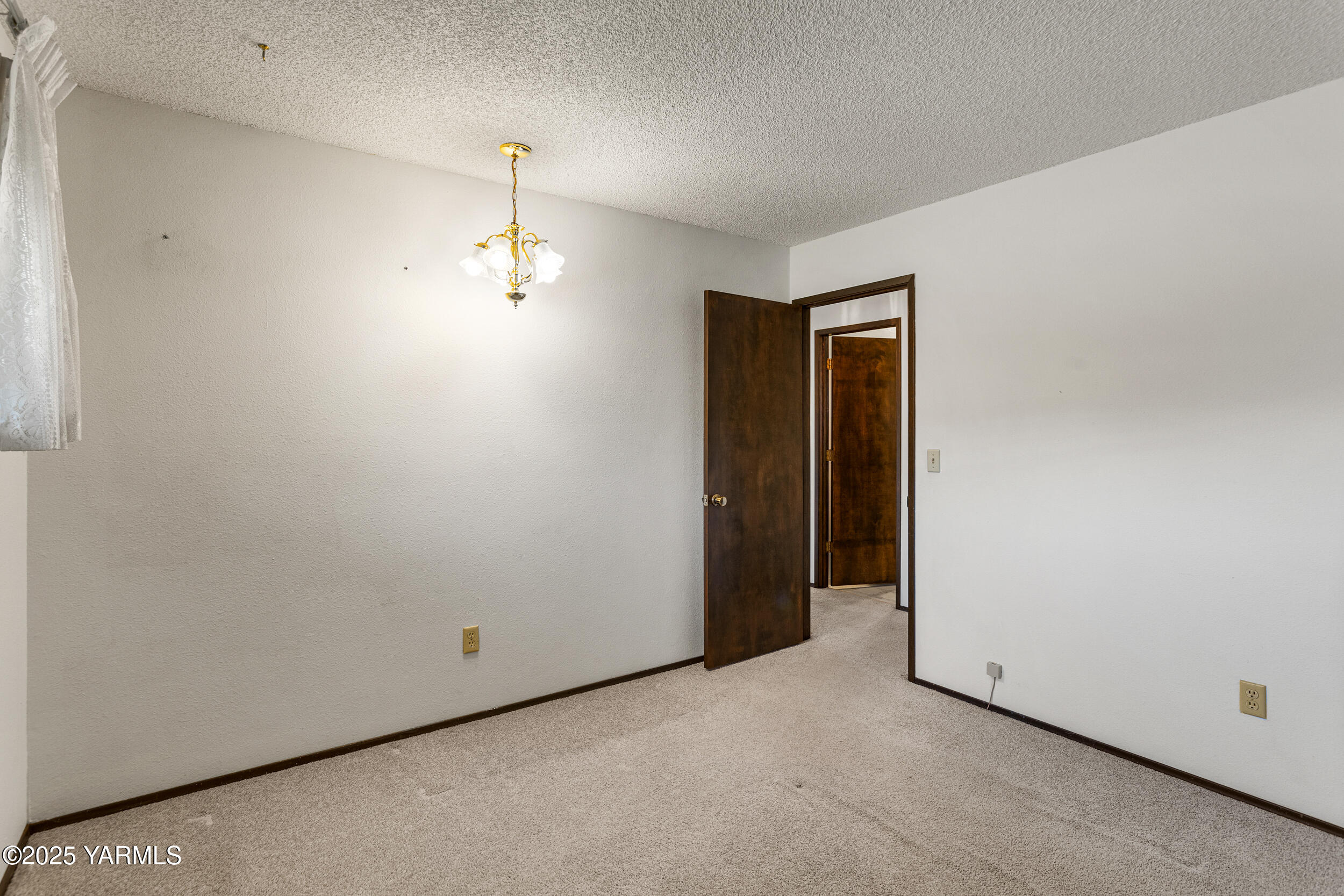 Zillah, Washington 98953, United States, 3 Bedrooms Bedrooms, ,1 BathroomBathrooms,Residential,Pending,110294