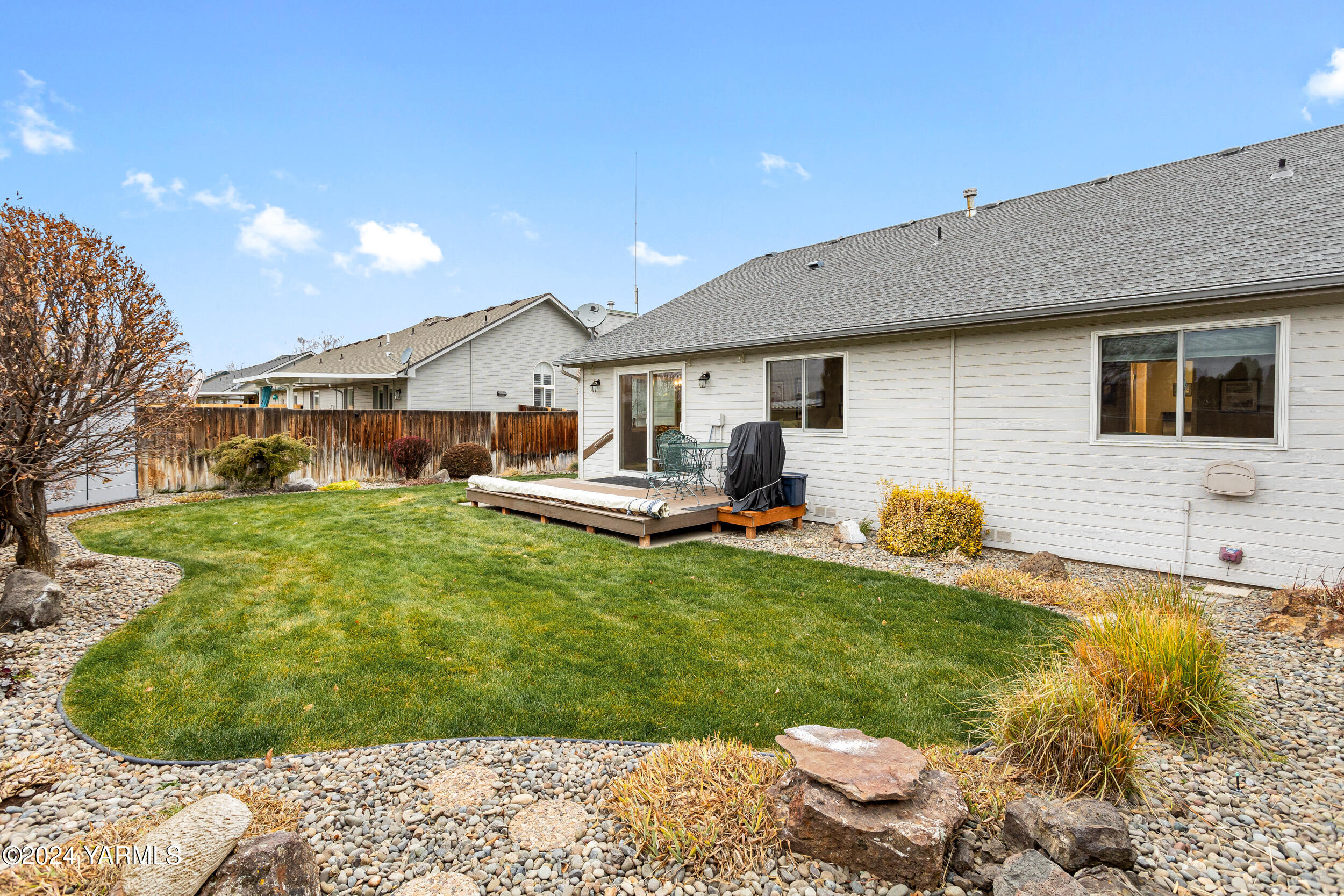 Yakima, Washington 98908, United States, 2 Bedrooms Bedrooms, ,2 BathroomsBathrooms,Residential,Pending,27407