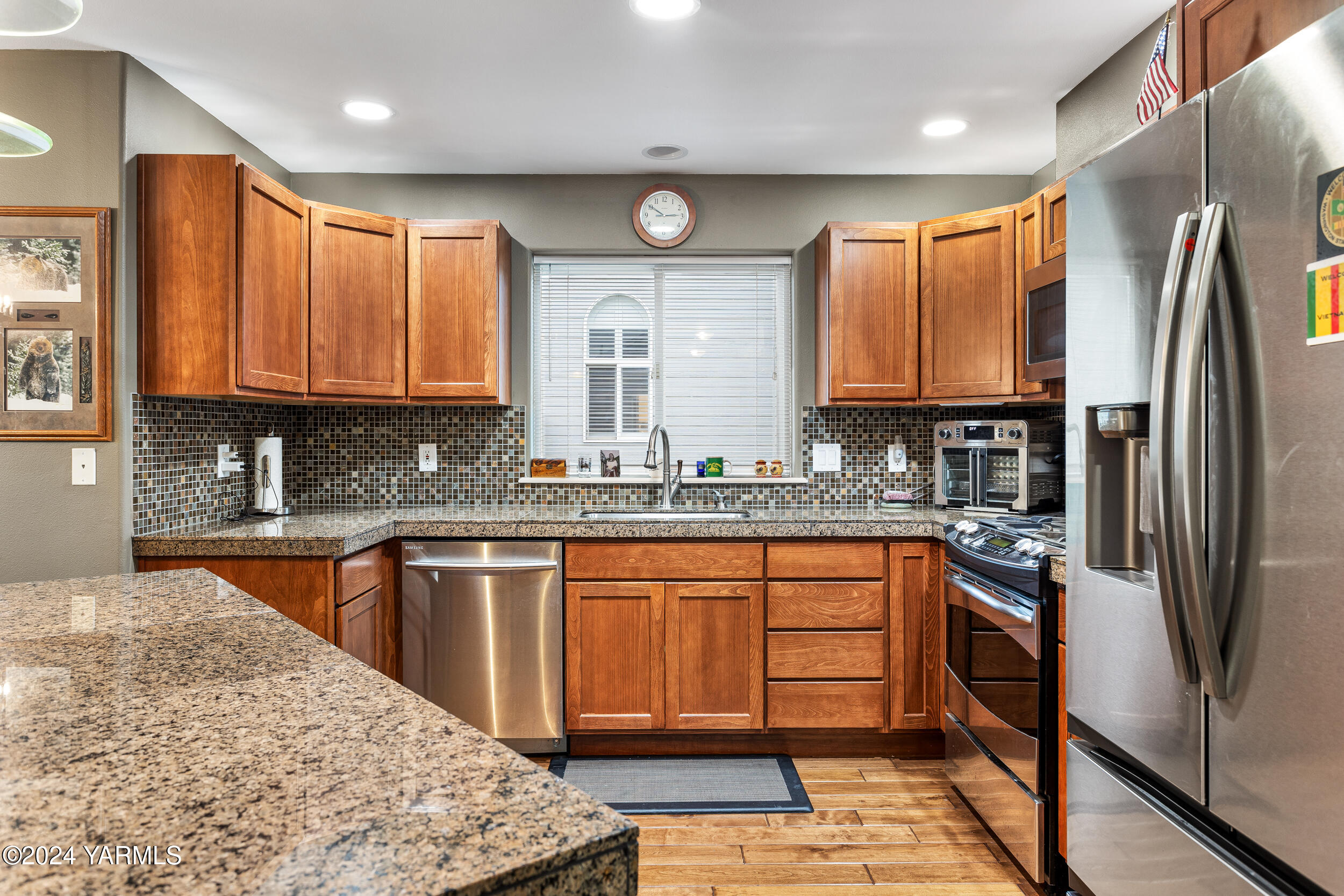 Yakima, Washington 98908, United States, 2 Bedrooms Bedrooms, ,2 BathroomsBathrooms,Residential,Pending,27407