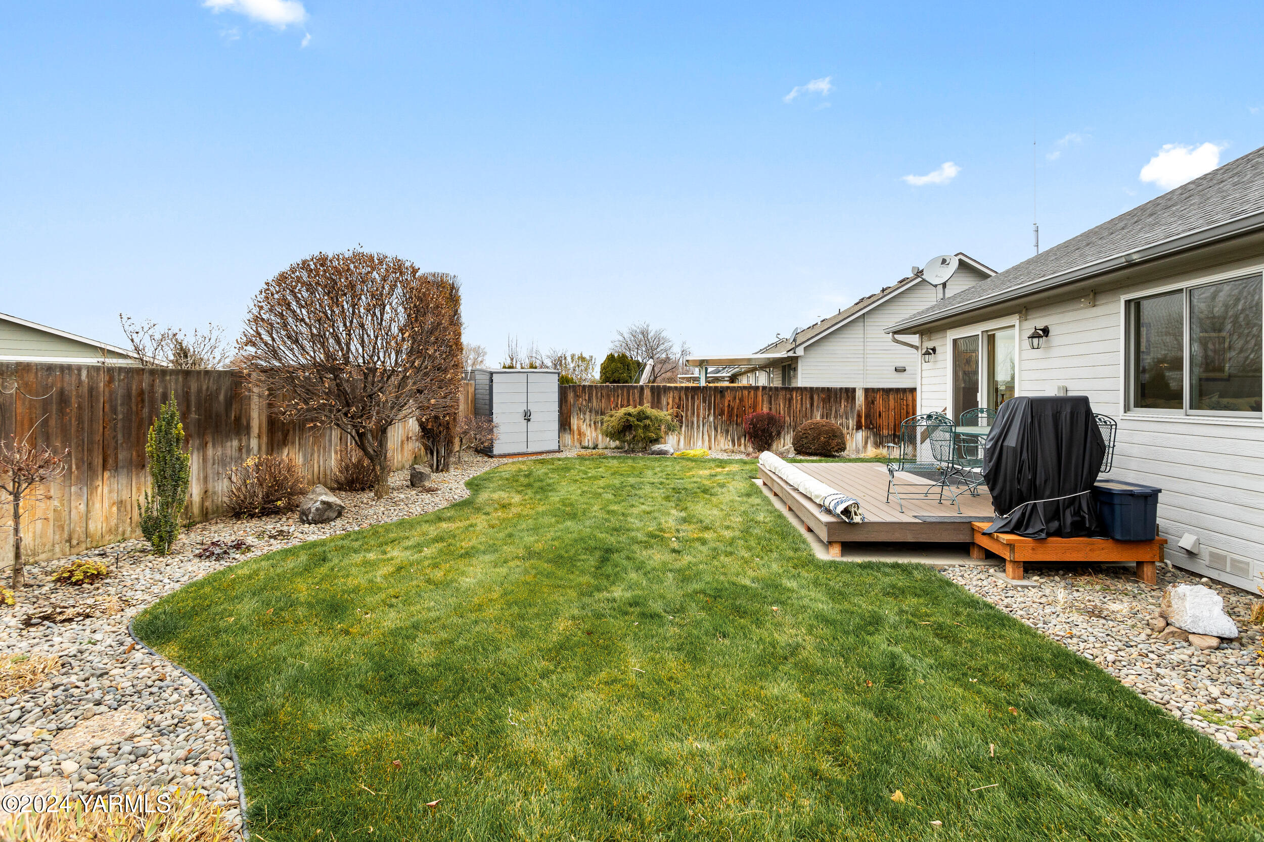 Yakima, Washington 98908, United States, 2 Bedrooms Bedrooms, ,2 BathroomsBathrooms,Residential,Pending,27407