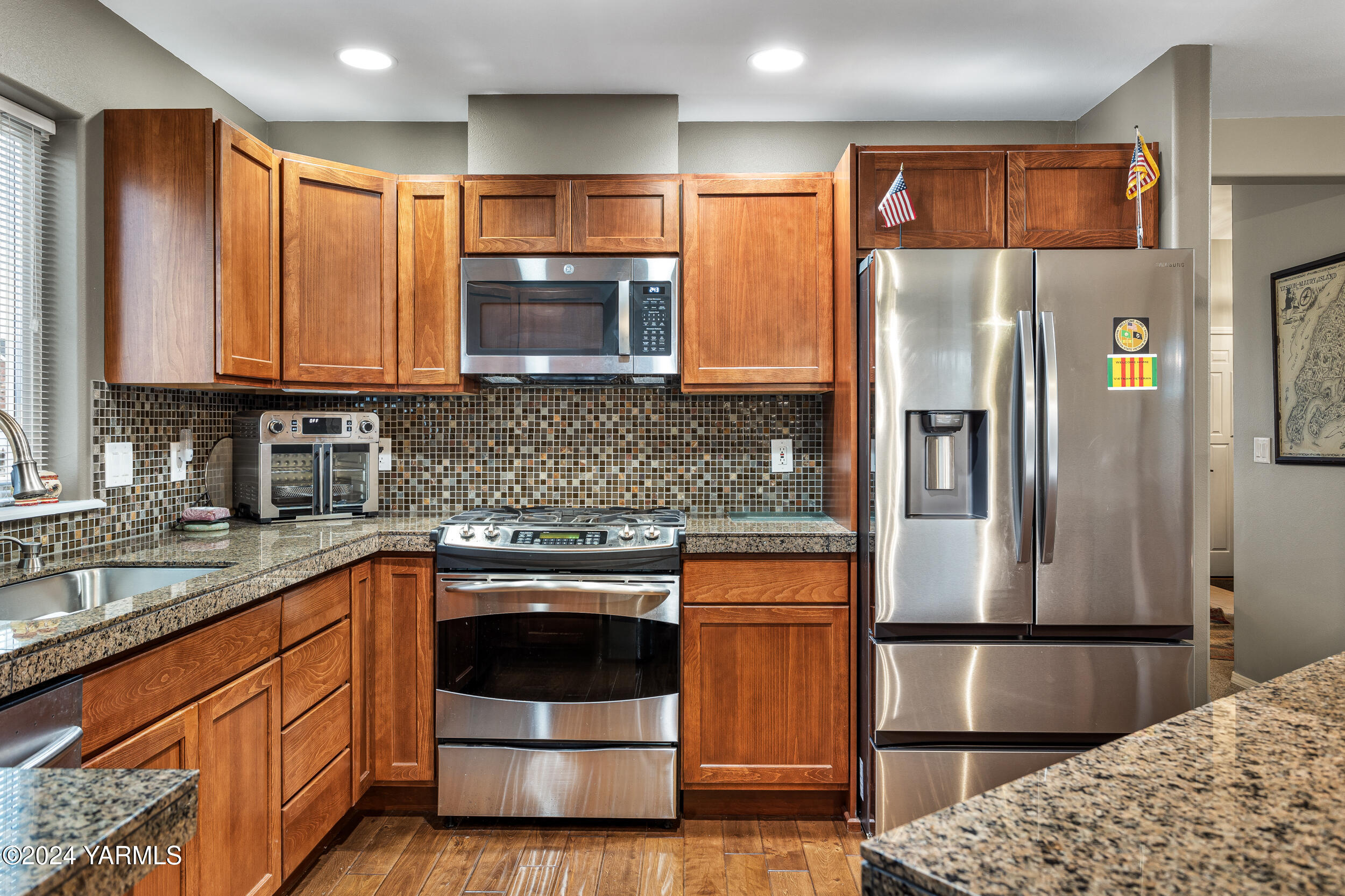 Yakima, Washington 98908, United States, 2 Bedrooms Bedrooms, ,2 BathroomsBathrooms,Residential,Pending,27407