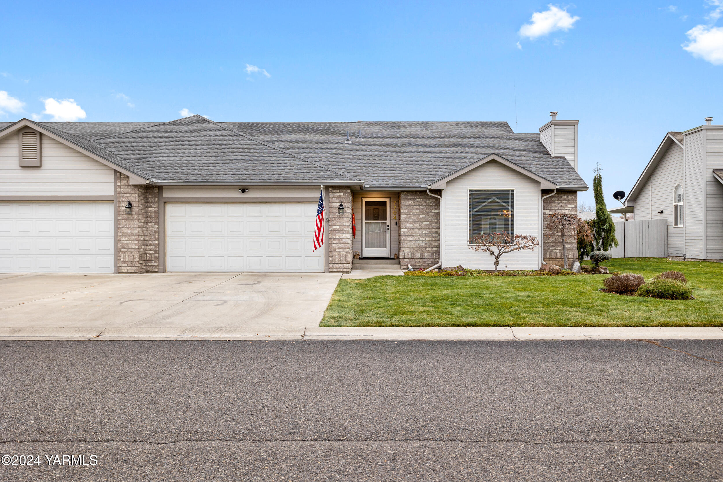 Yakima, Washington 98908, United States, 2 Bedrooms Bedrooms, ,2 BathroomsBathrooms,Residential,Pending,27407