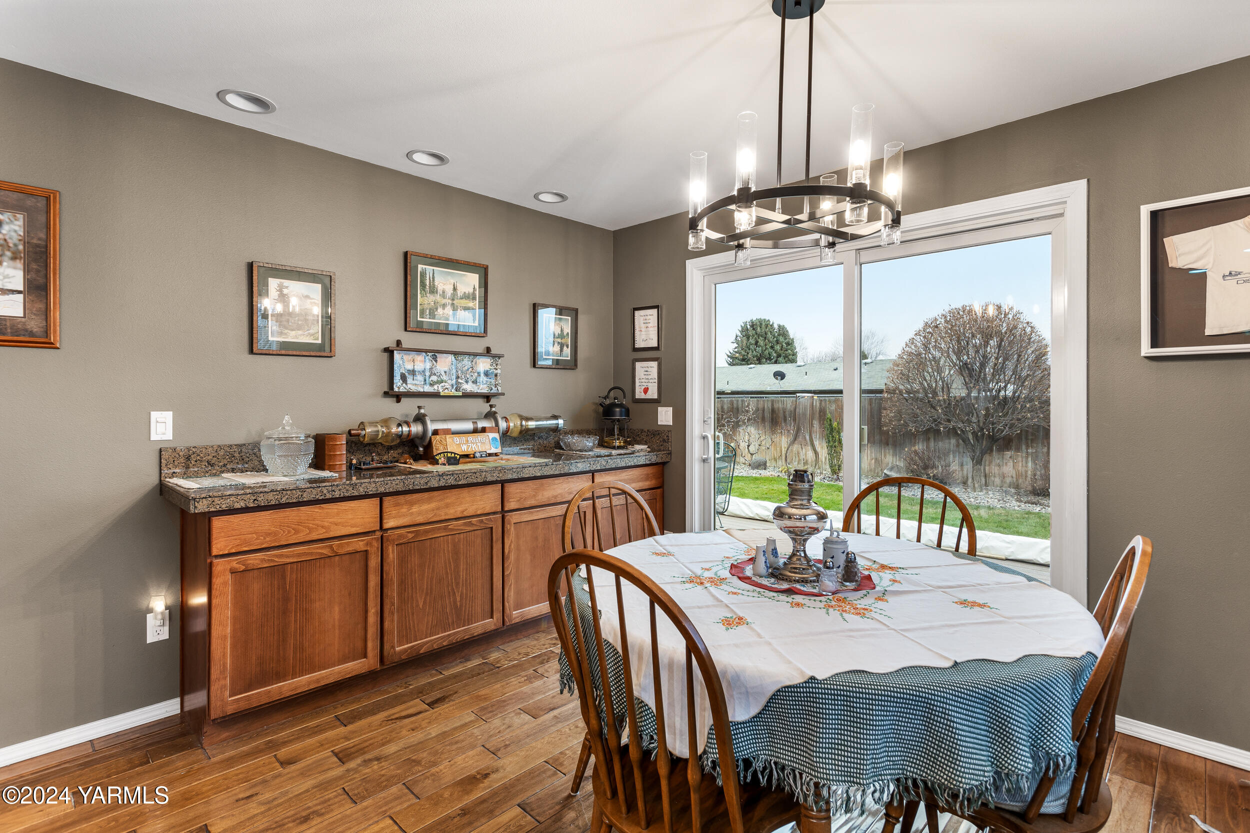 Yakima, Washington 98908, United States, 2 Bedrooms Bedrooms, ,2 BathroomsBathrooms,Residential,Pending,27407