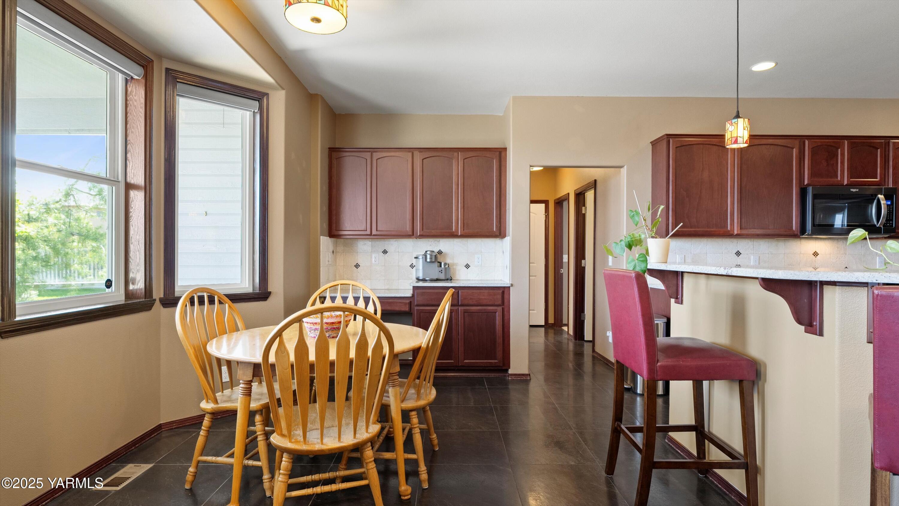 Kennewick, Washington 99337, United States, 4 Bedrooms Bedrooms, ,3 BathroomsBathrooms,Residential,Active,116378