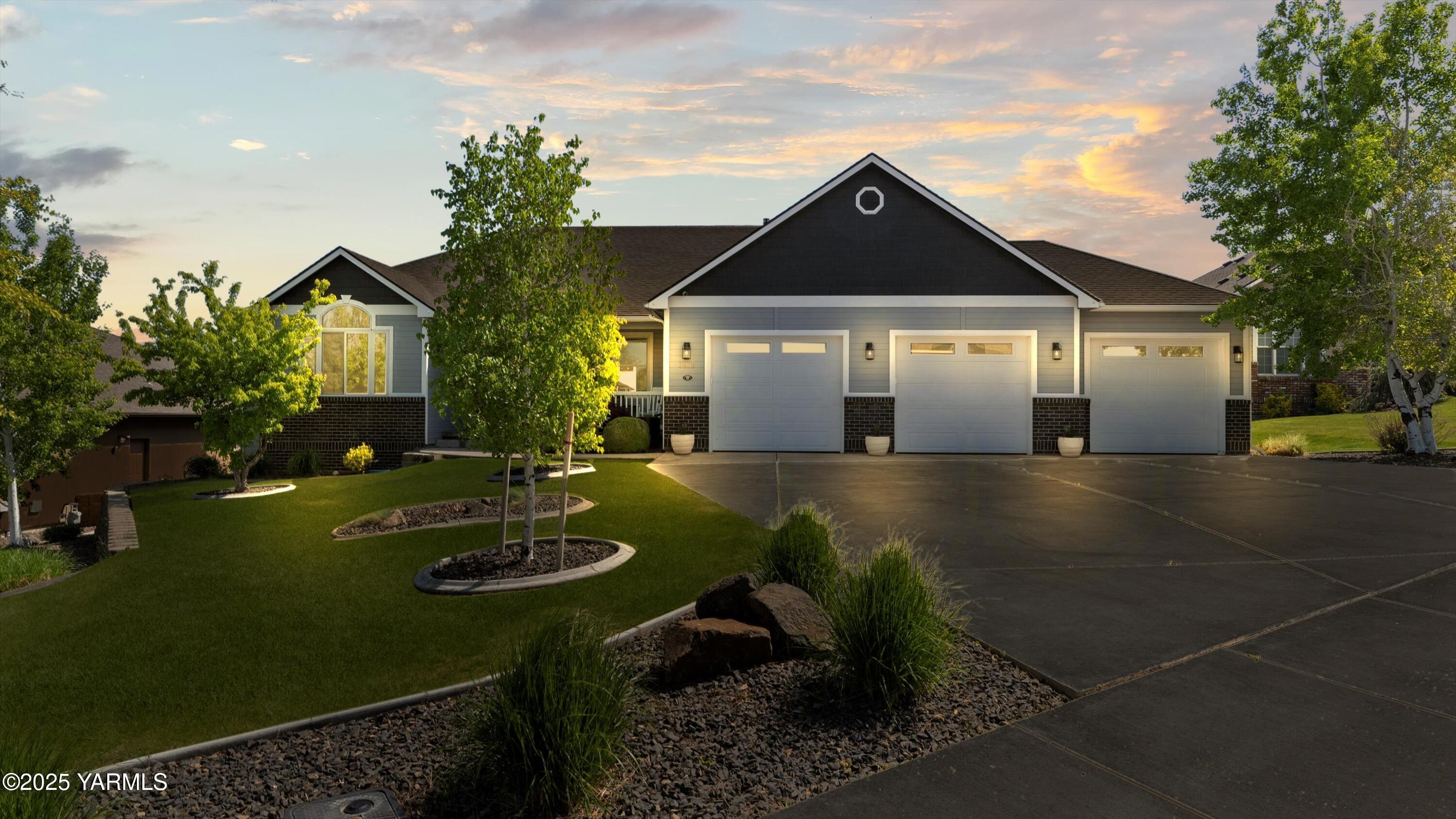 Kennewick, Washington 99337, United States, 4 Bedrooms Bedrooms, ,3 BathroomsBathrooms,Residential,Active,116378