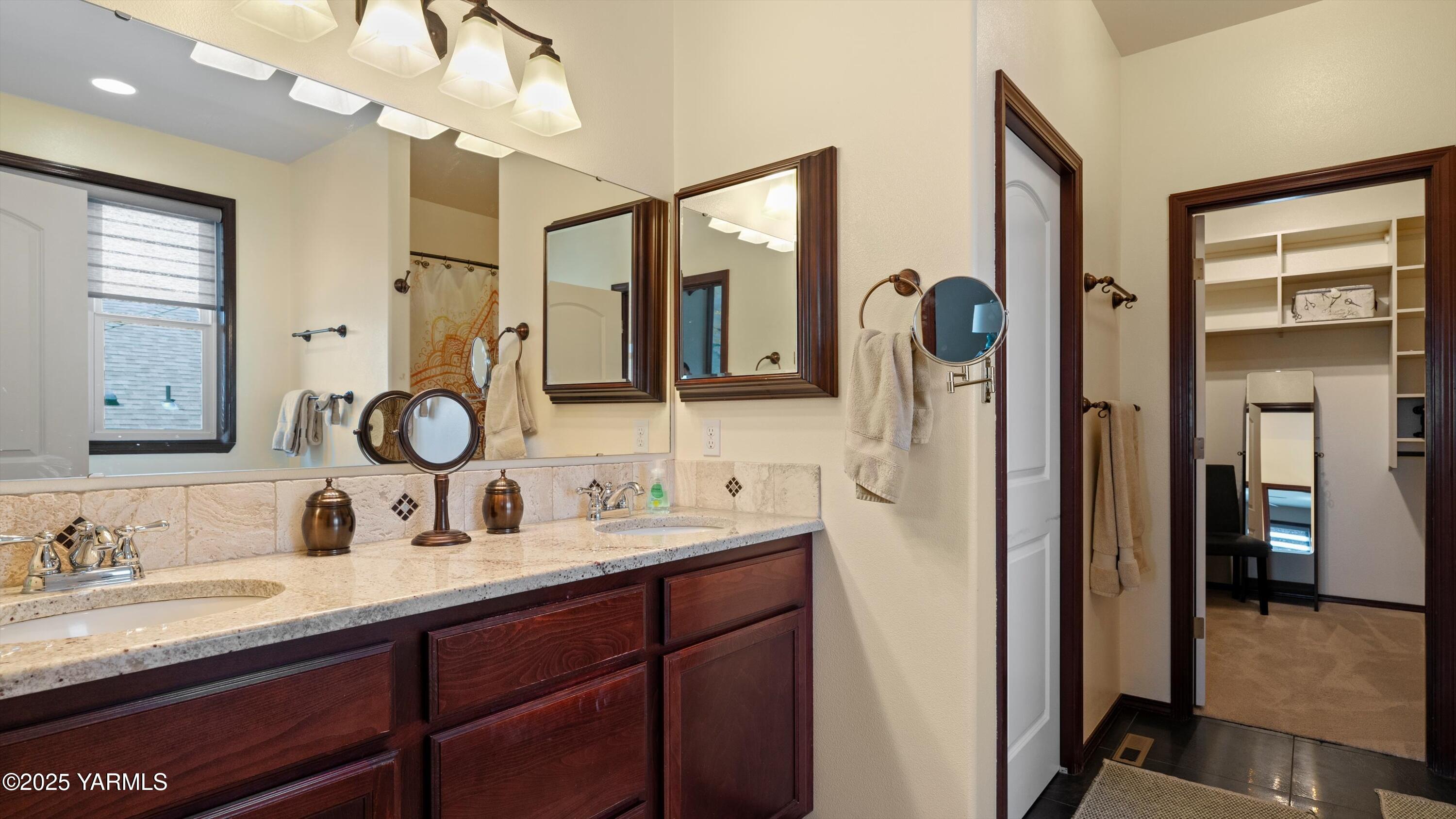 Kennewick, Washington 99337, United States, 4 Bedrooms Bedrooms, ,3 BathroomsBathrooms,Residential,Active,116378