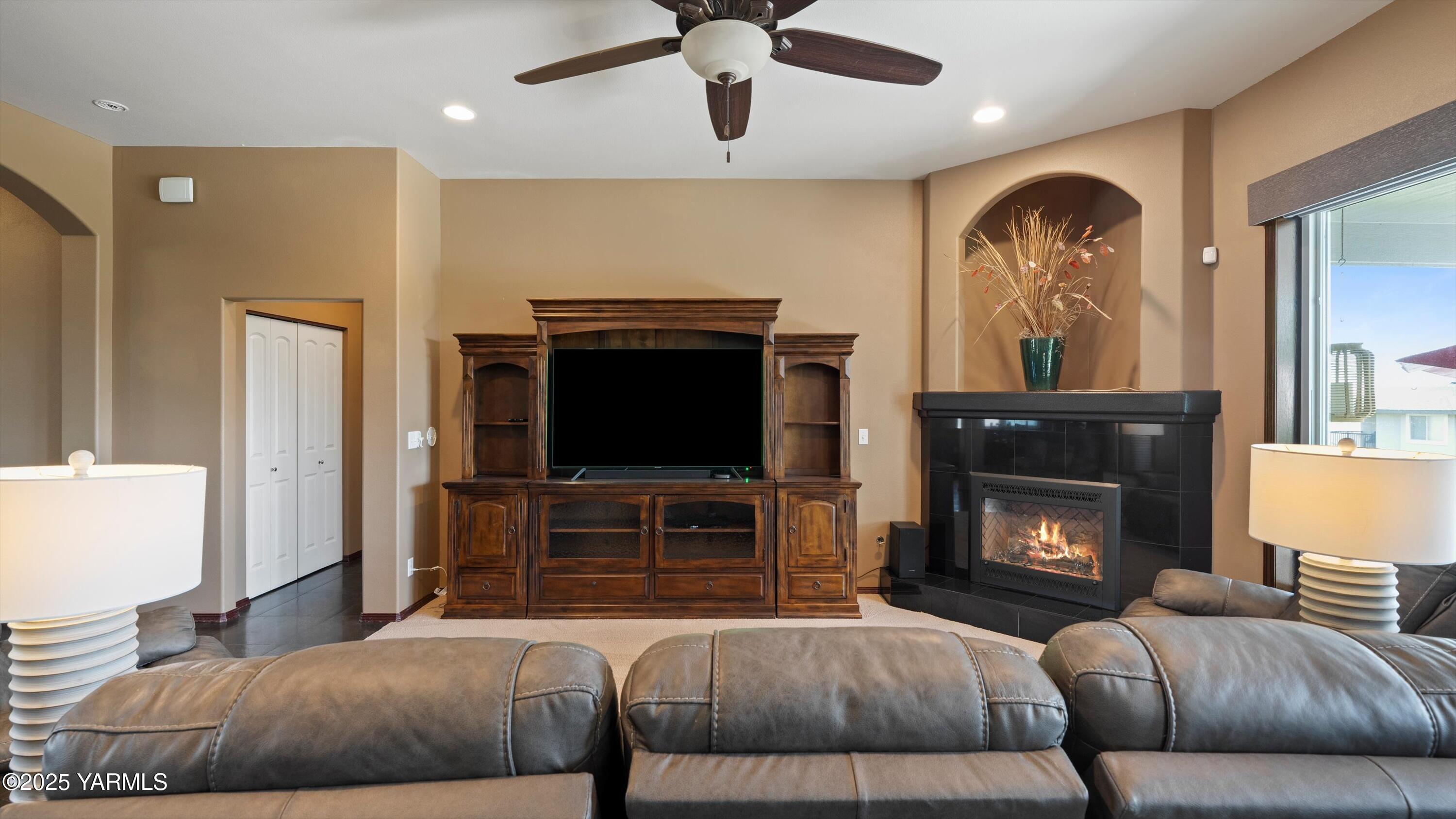 Kennewick, Washington 99337, United States, 4 Bedrooms Bedrooms, ,3 BathroomsBathrooms,Residential,Active,116378